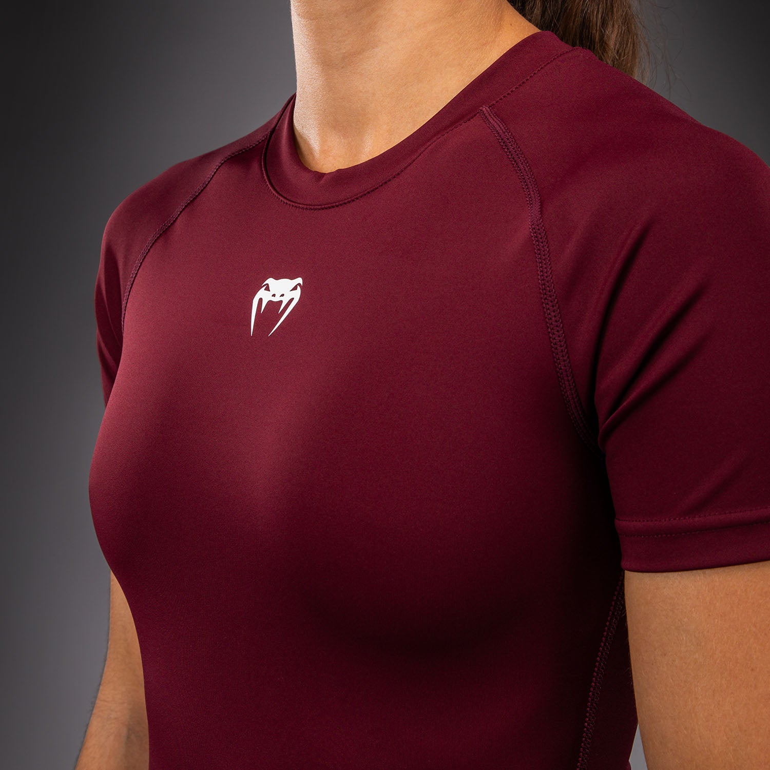 venum-aero-xt-kurzarm-rashguard-pflaume-damen image 5