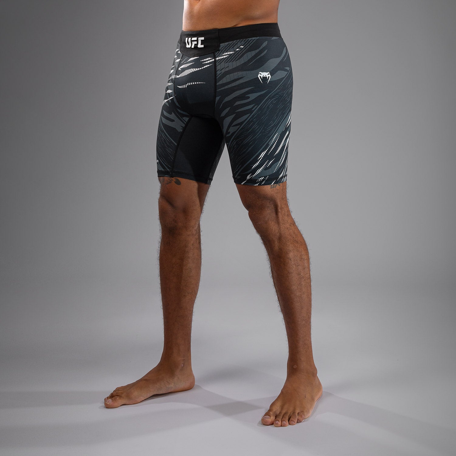 ufc-fusion-by-venum-authentic-fight-night-vale-tudo-short-herren-schwarz-2 image 3