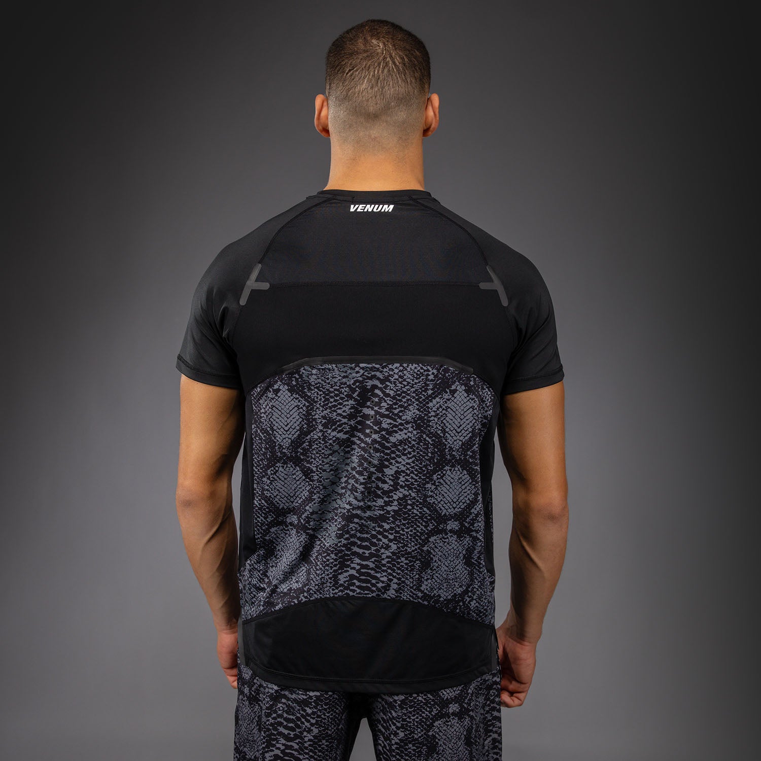 venum-g-fit-scales-dry-tech-t-shirt-herren-schwarz-anthrazitgrau image 3