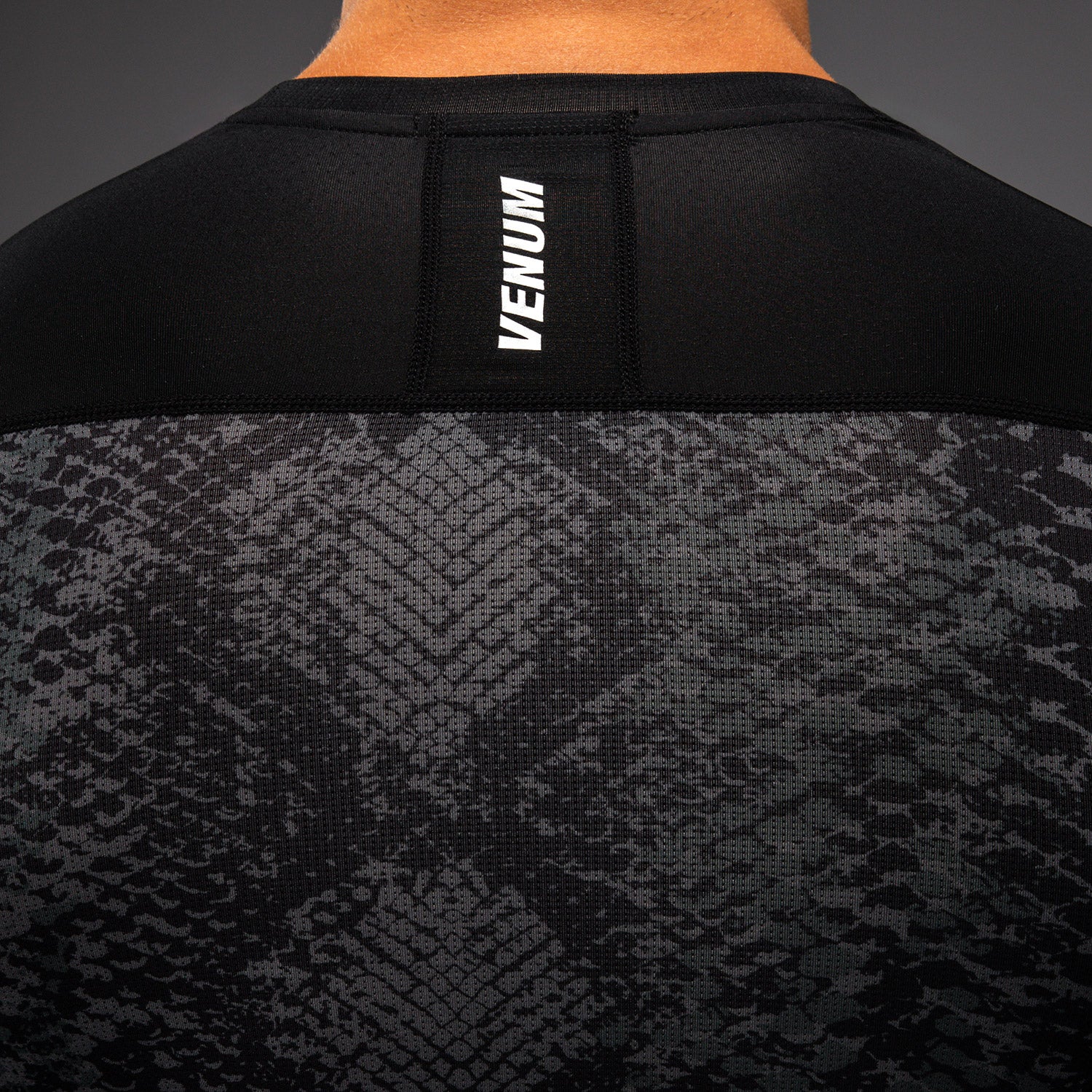 venum-g-fit-scales-langarm-rashguard-herren-schwarz-anthrazitgrau image 5