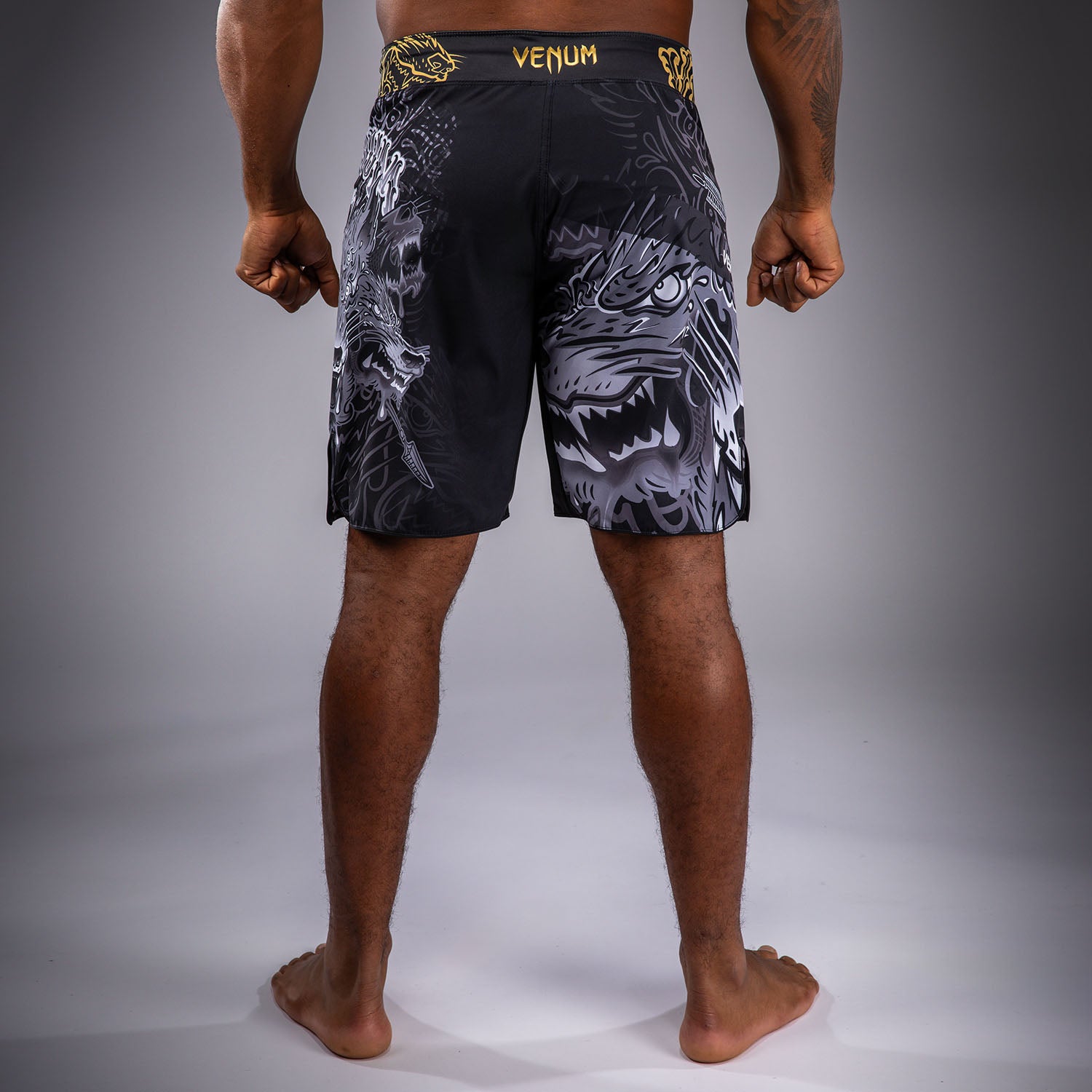 venum-wolf-atak-fightshorts-herren-schwarz-grau image 4