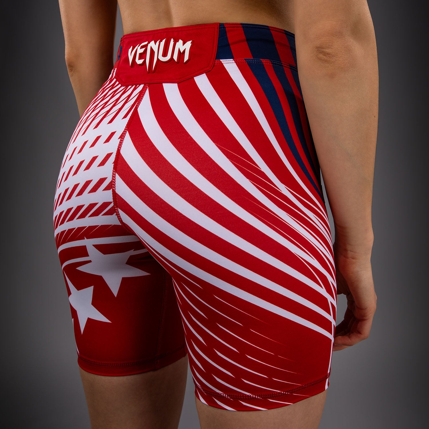 ufc-freedom-250-by-venum-authentic-vale-tudo-short-damen-long-fit-rot image 7