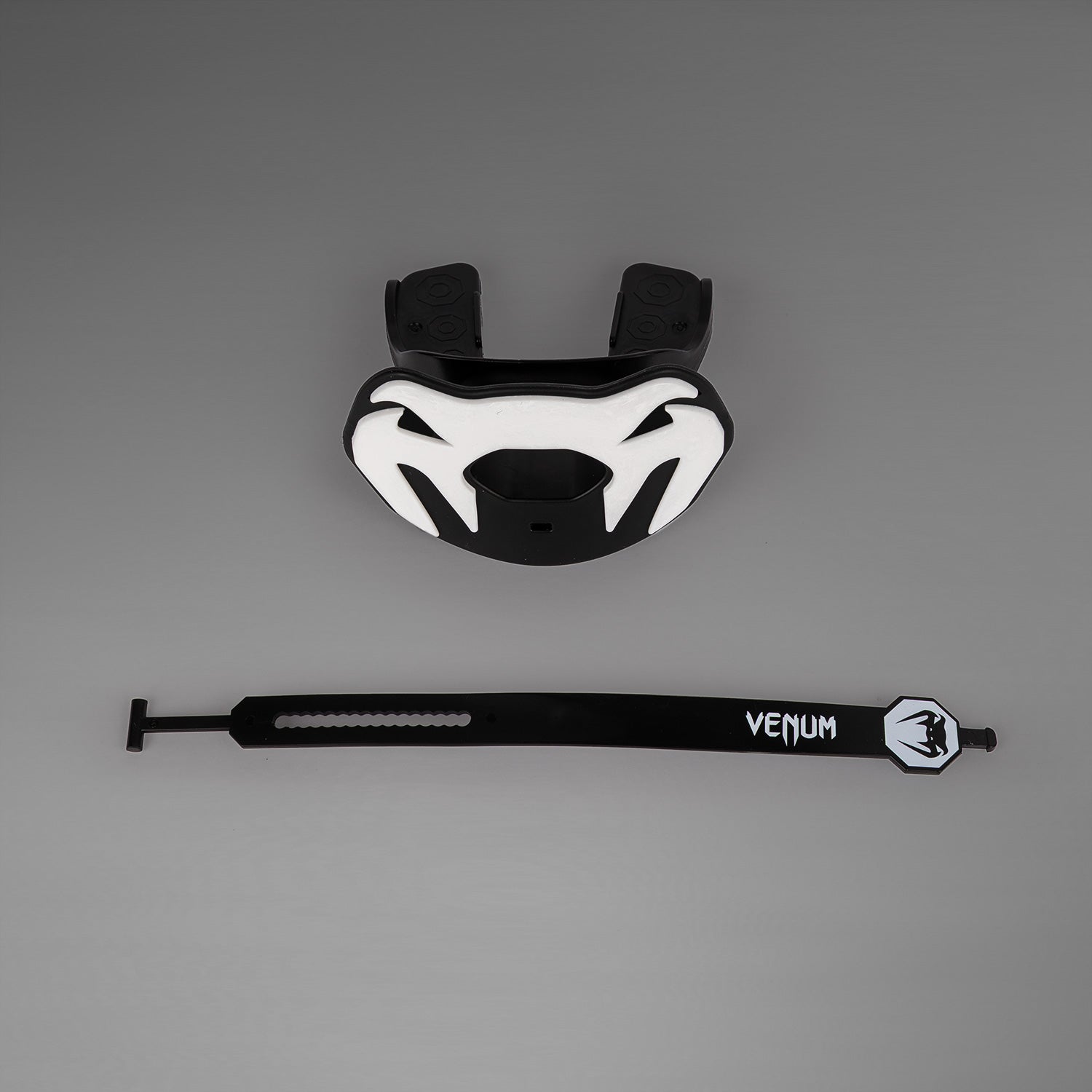 venum-elite-lipguard-logo-edition-mundschutz-schwarz-wei image 2