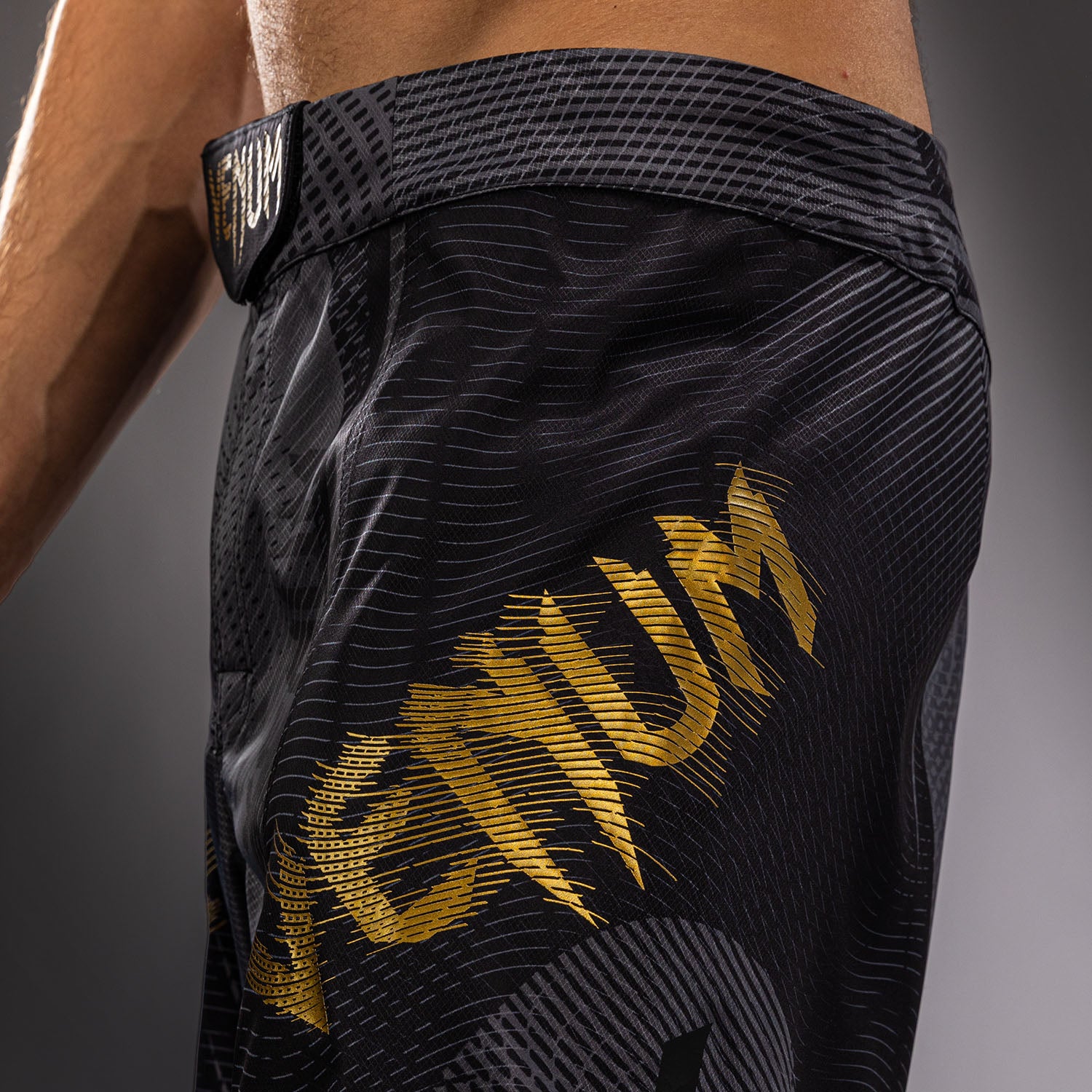 venum-galactic-3-0-fightshorts-schwarz-gold image 4
