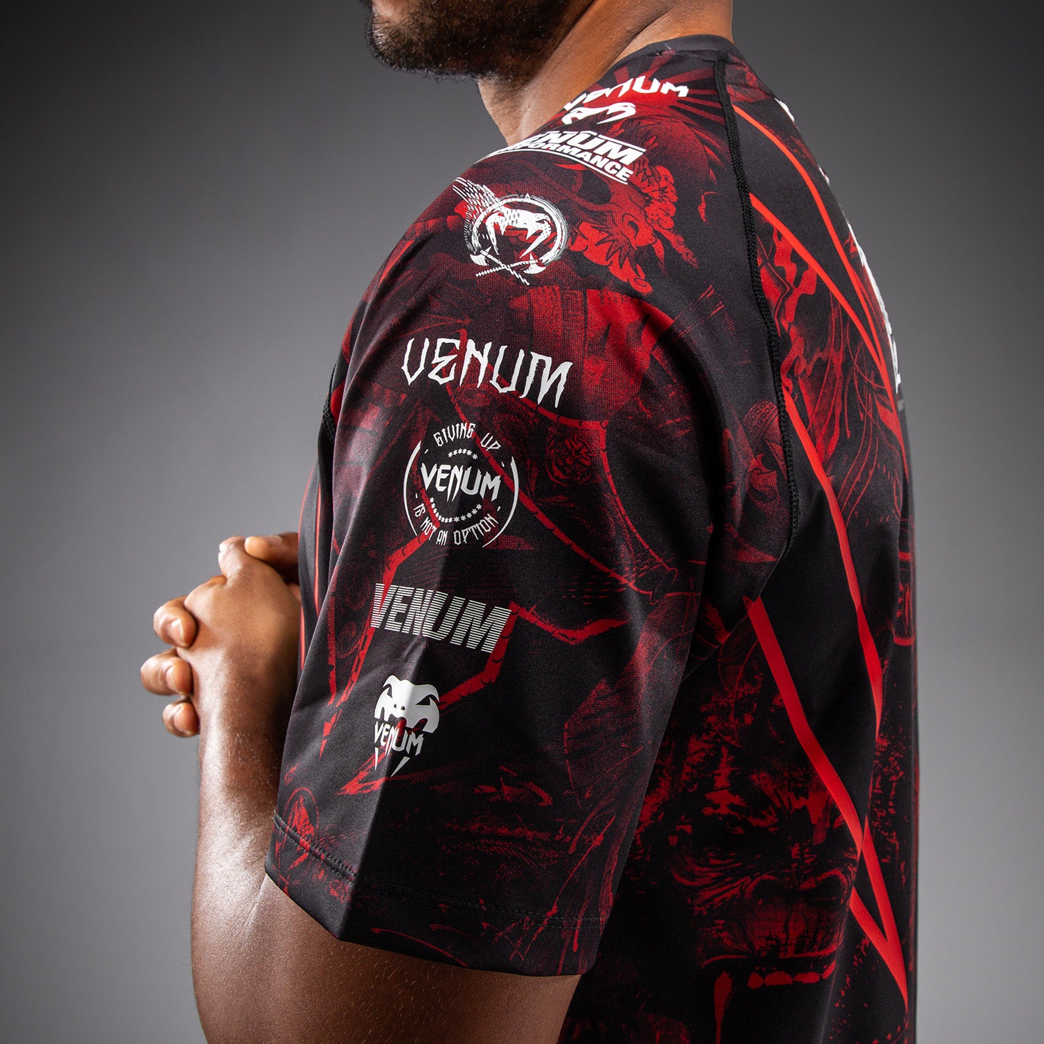 venum-20th-anniversary-dry-tech-t-shirt-schwarz-rot-herren image 7