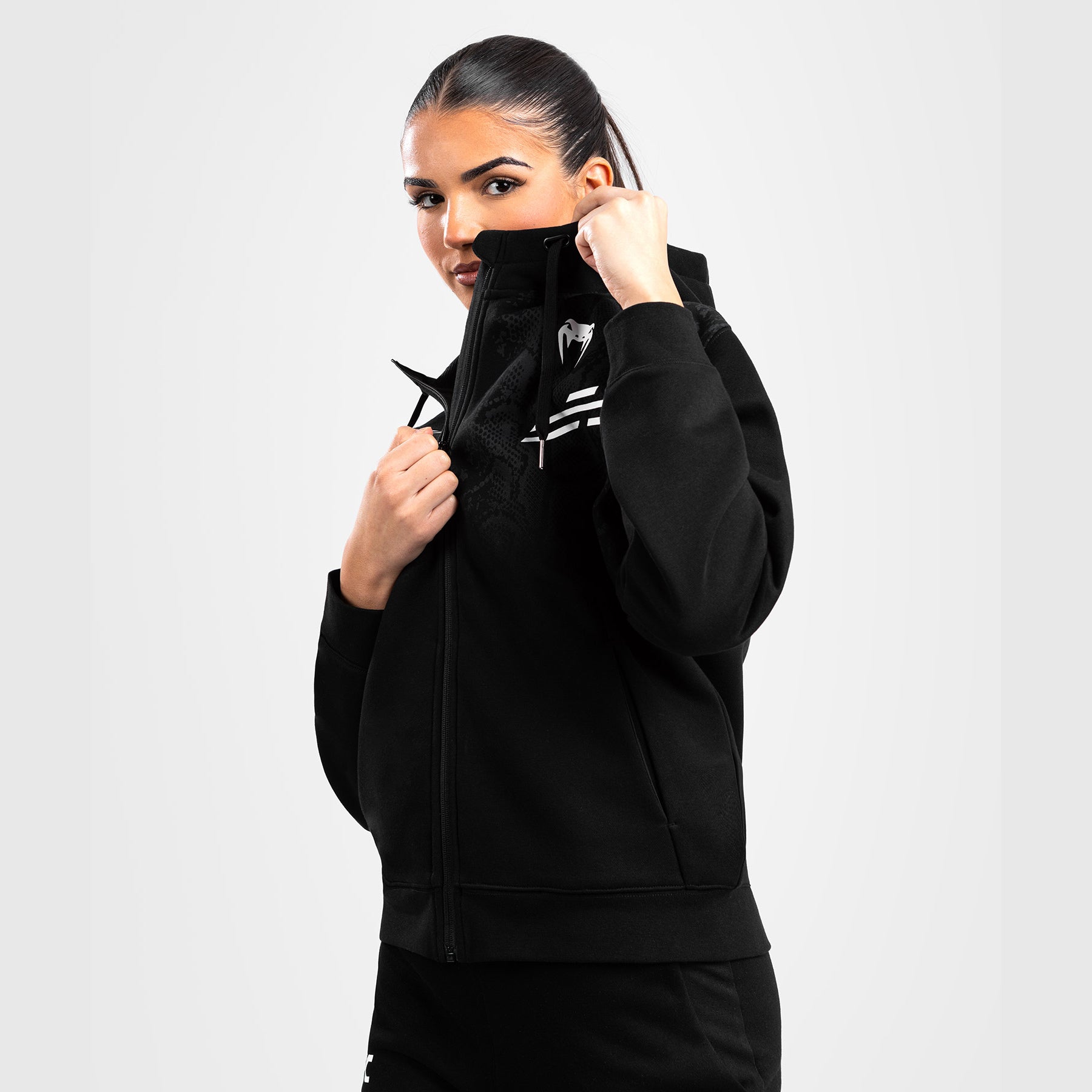 venum-ufc-adrenaline-replica-zip-hoodie-schwarz-damen image 7