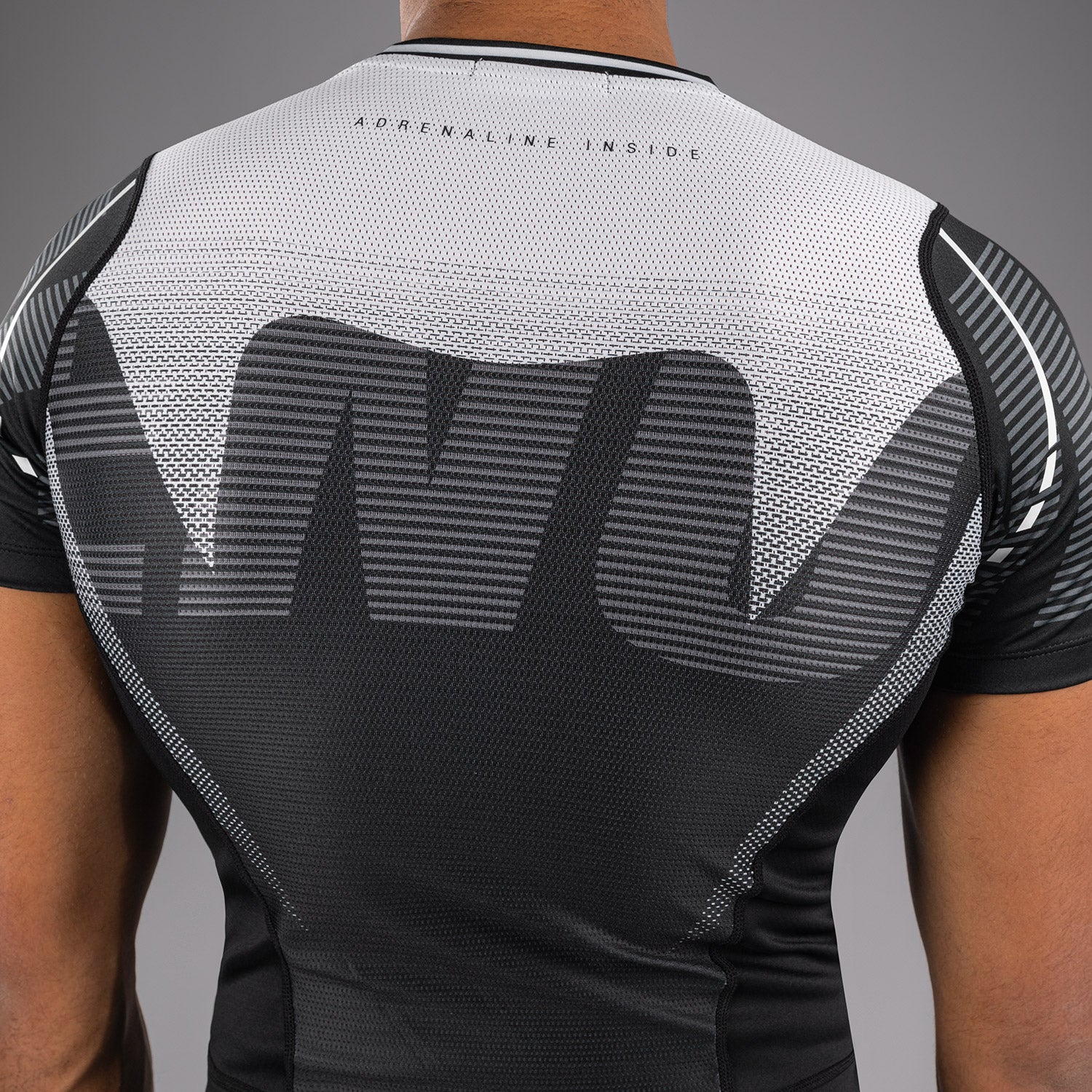venum-adrenaline-kurzarm-rashguard-schwarz-silbergrau-herren image 5