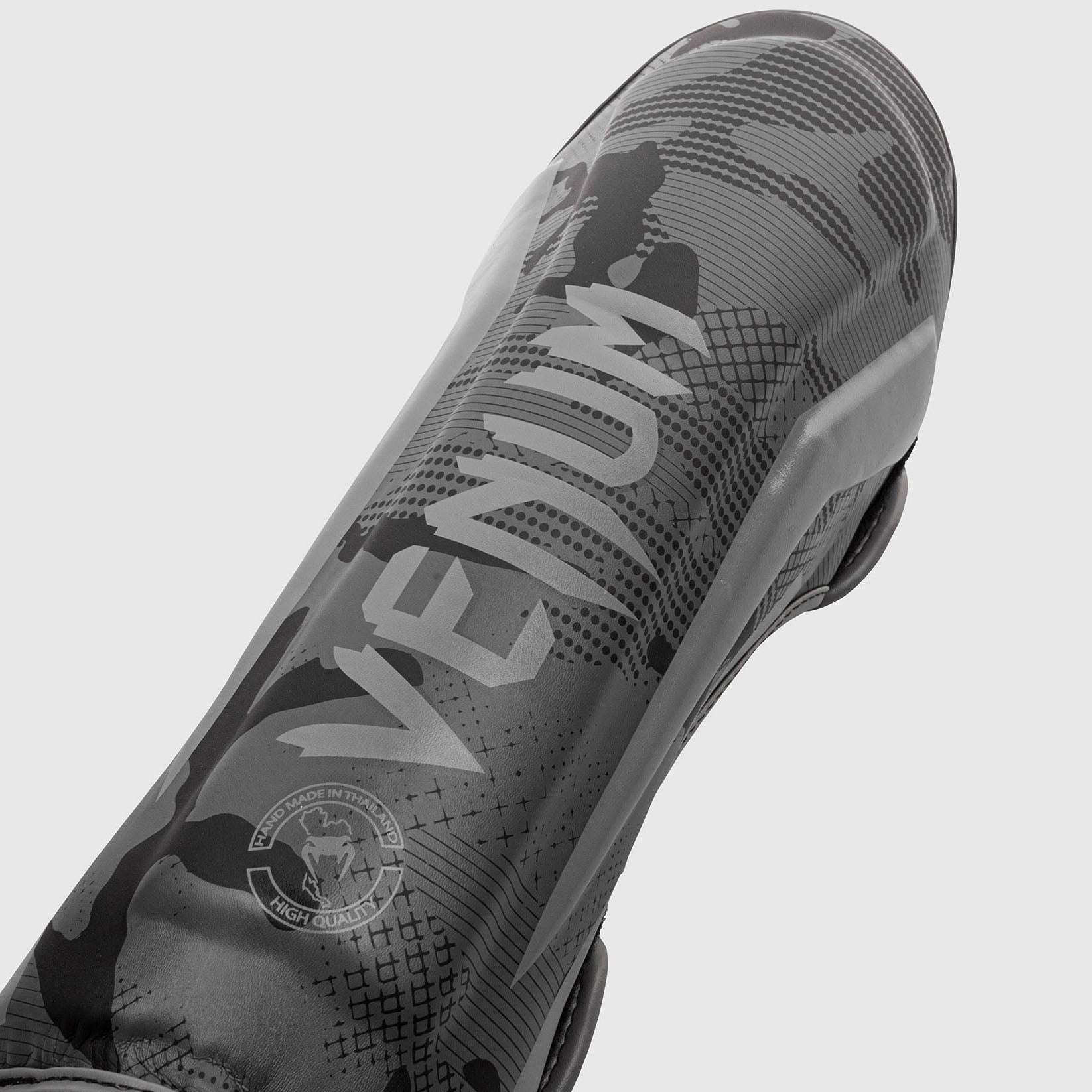 venum-elite-schienbeinsch-tzer-camo-schwarz-muay-thai image 2