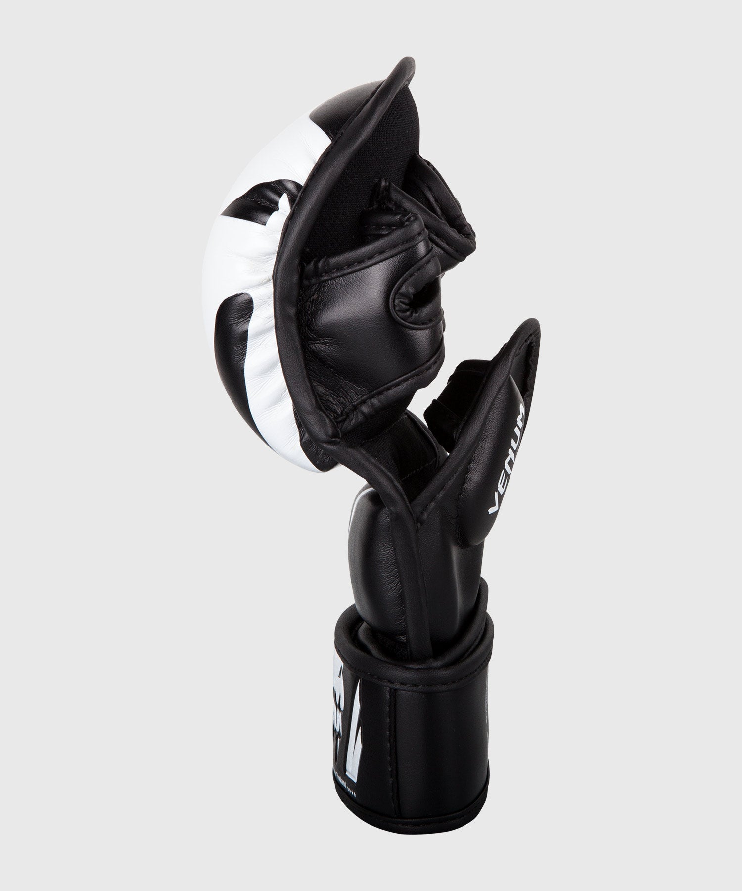 venum-impact-sparring-mma-handschuhe-schwarz-wei image 4