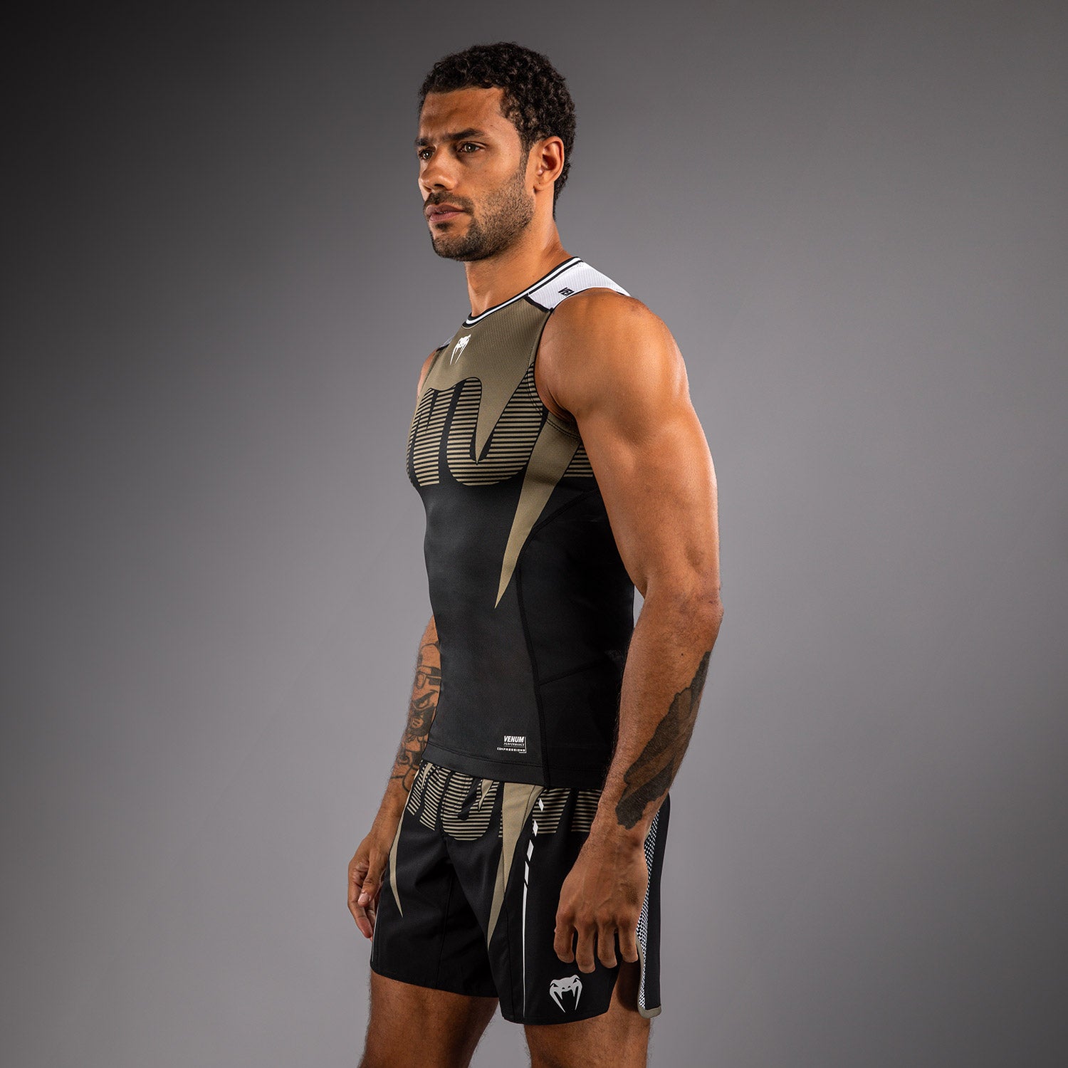 venum-adrenaline-herren-rmelloses-rashguard-schwarz-sand image 2
