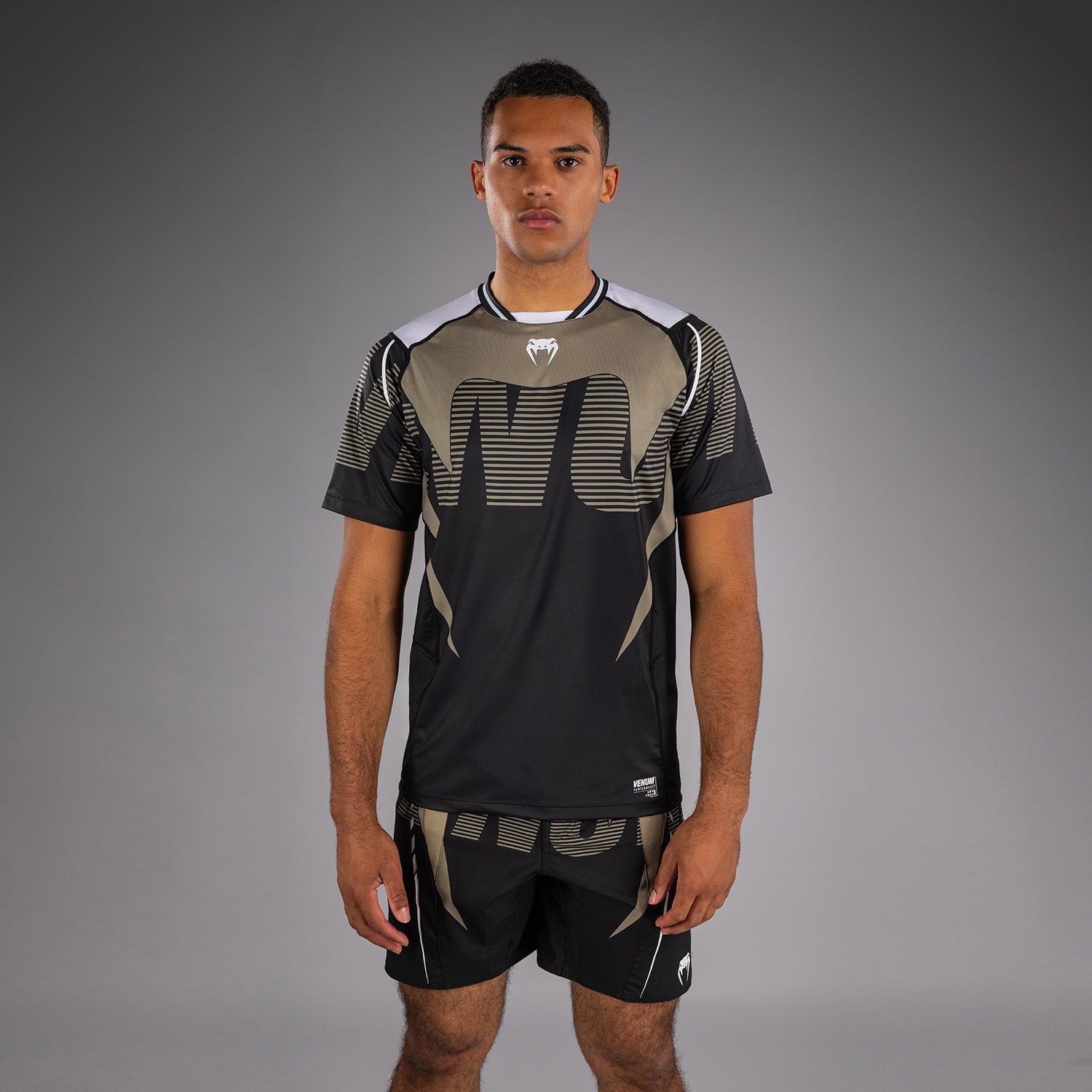 venum-adrenaline-dry-tech-t-shirt-schwarz-sand image 1