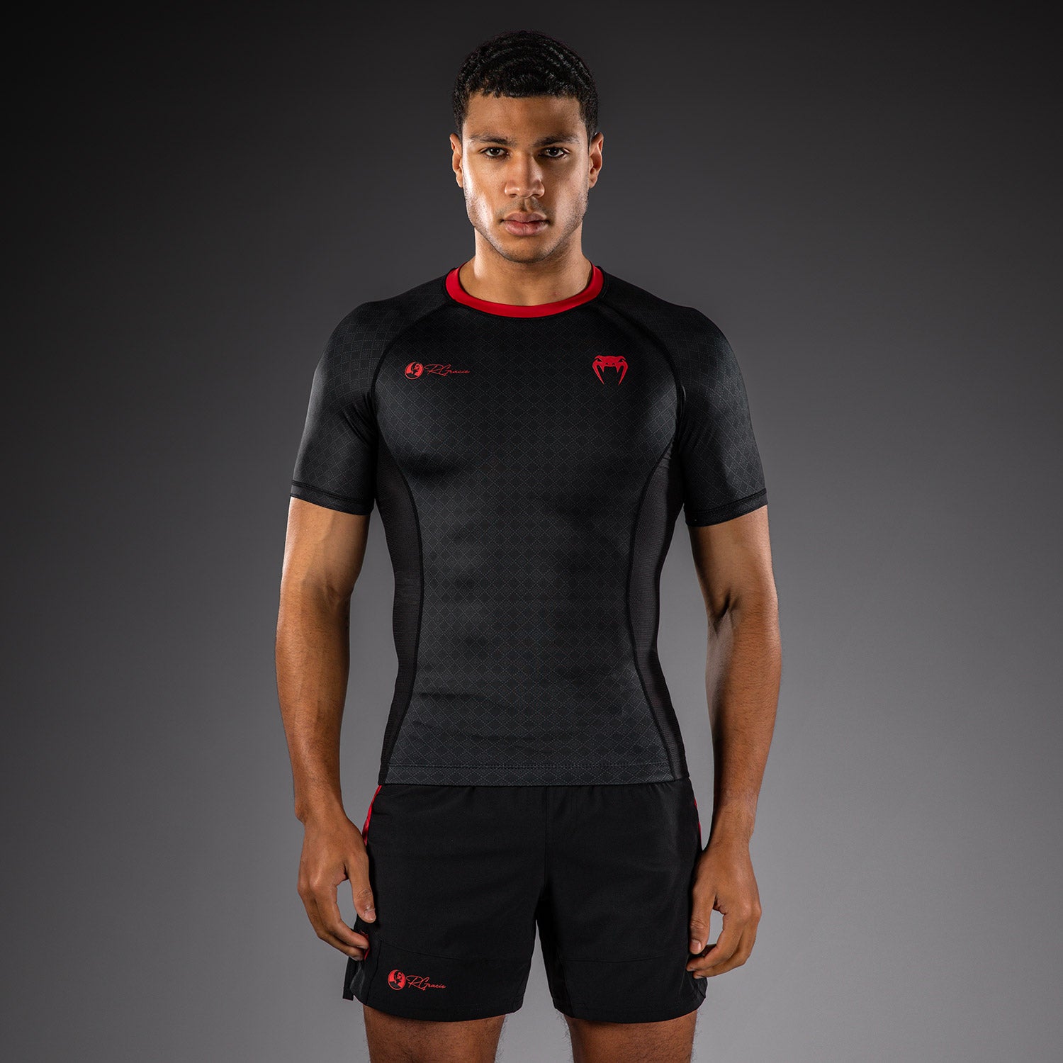 venum-x-roger-gracie-signature-kurzarm-rashguard-schwarz-rot image 1