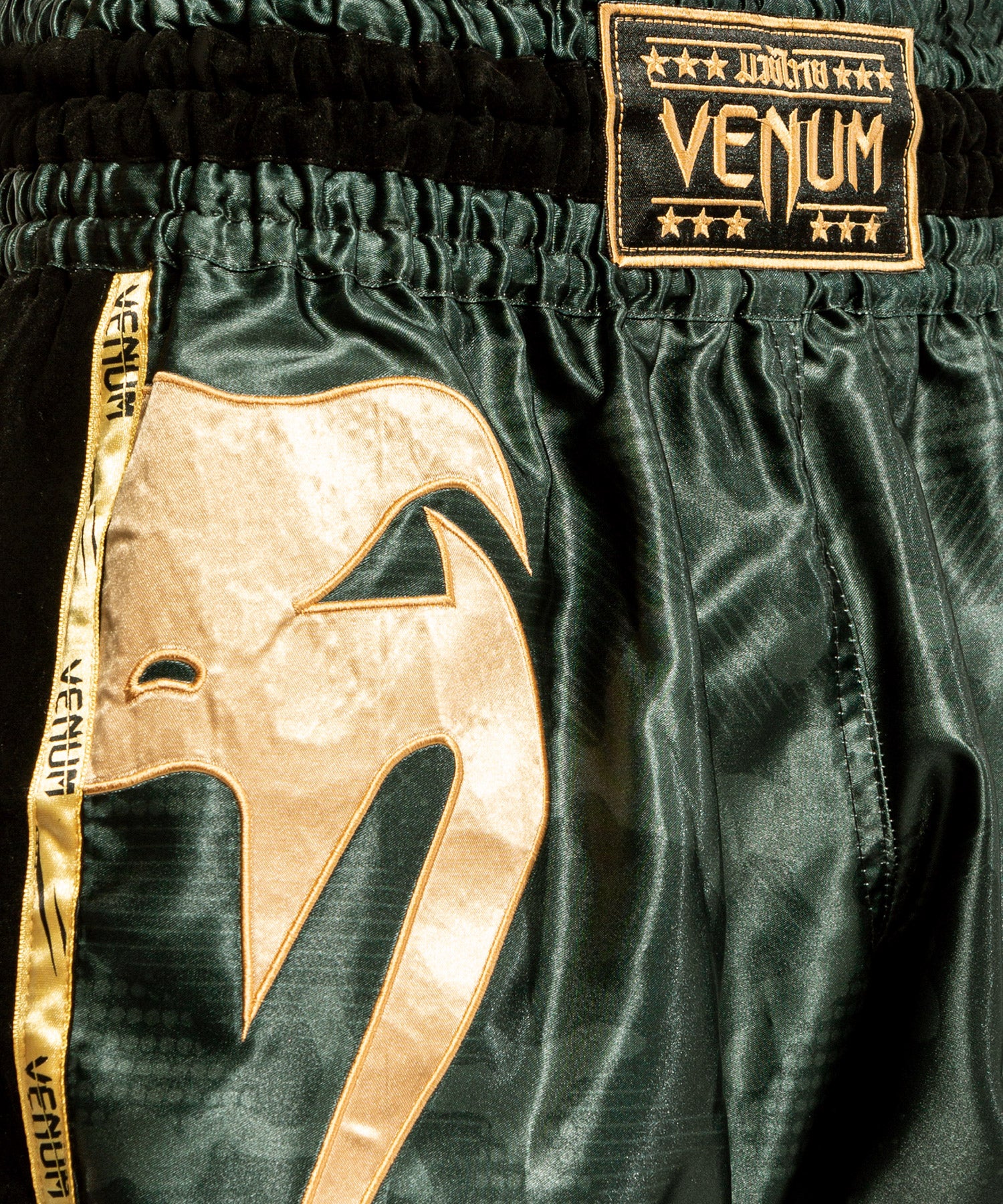 venum-giant-muay-thai-shorts-khaki-gold-herren image 3