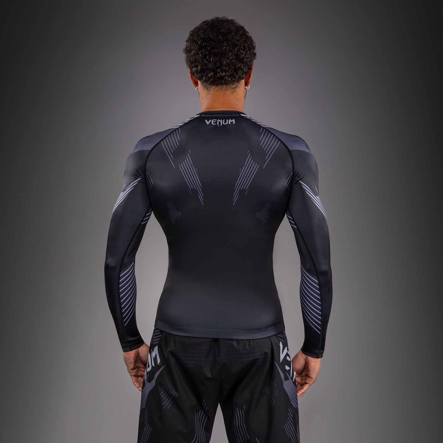 venum-no-gi-6-0-langarm-rashguard-herren-schwarz-grau image 5