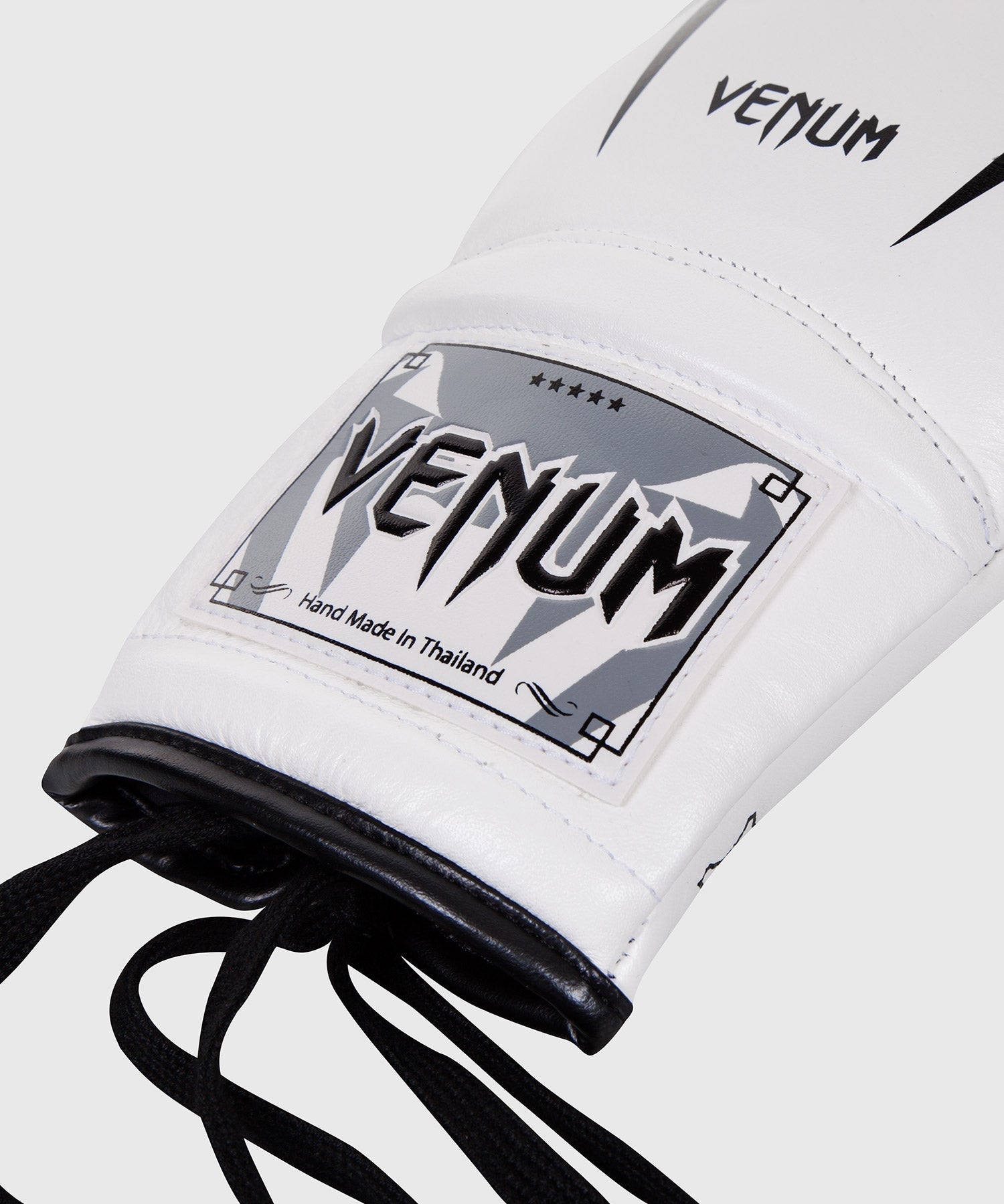 venum-giant-3-0-boxhandschuhe-nappaleder-mit-schn-rung-wei image 3