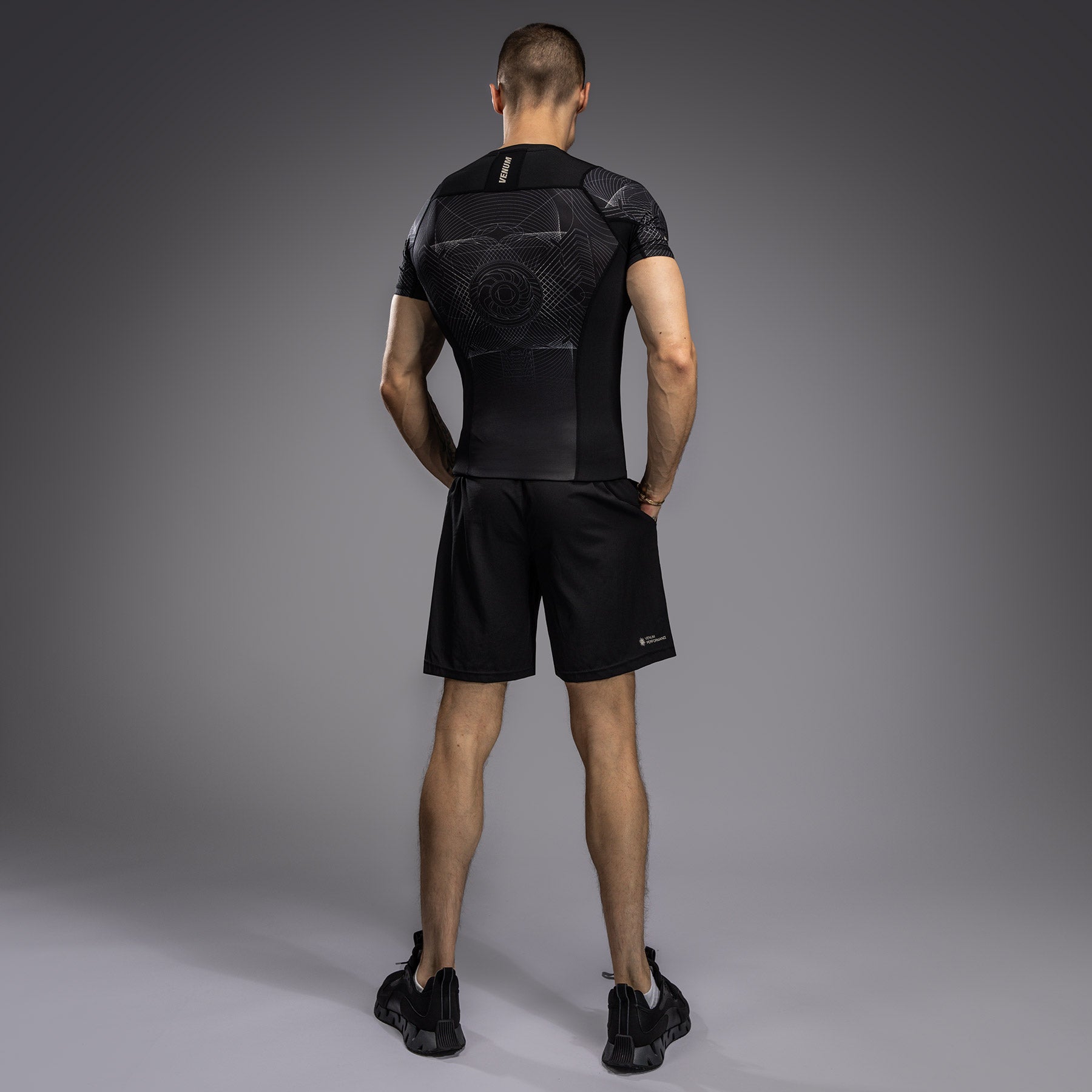 venum-g-fit-air-herren-kurzarm-rashguard-tiefschwarz-w-stensand image 5