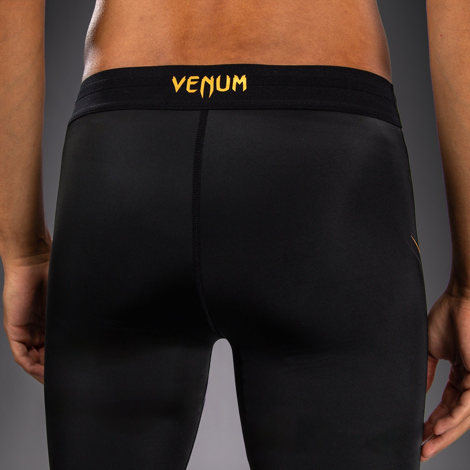 venum-g-core-vale-tudo-kompressionsshort-schwarz-gold image 6