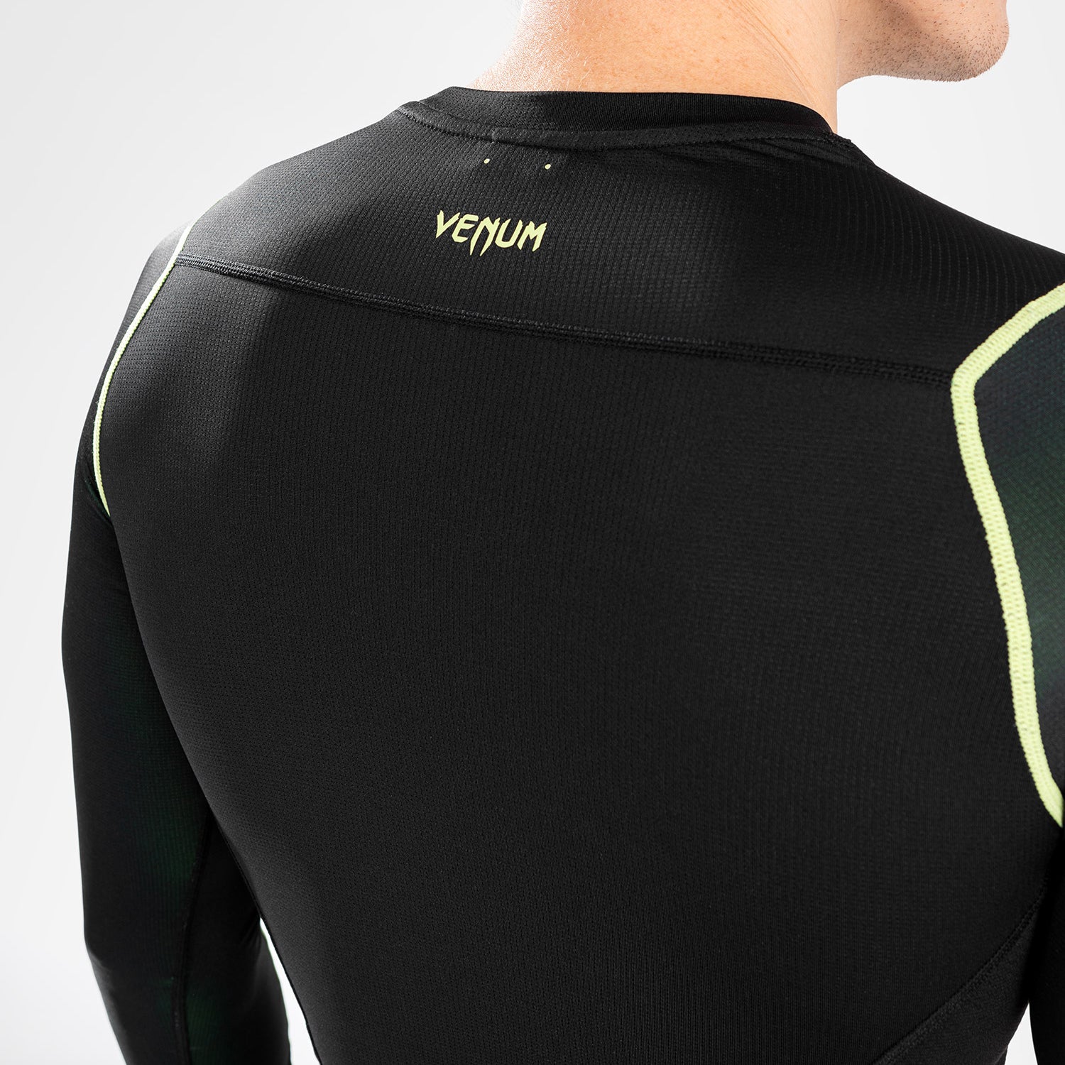 venum-fusion-2-0-rashguard-herren-langarm-schwarz-gelb image 8