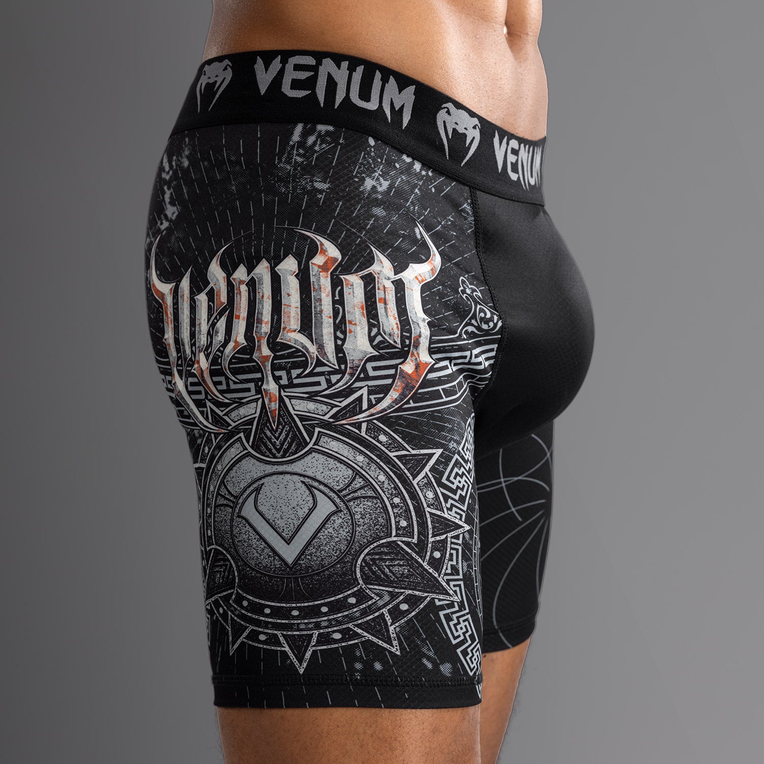 venum-gladiator-5-0-vale-tudo-shorts-herren-schwarz-silber image 1