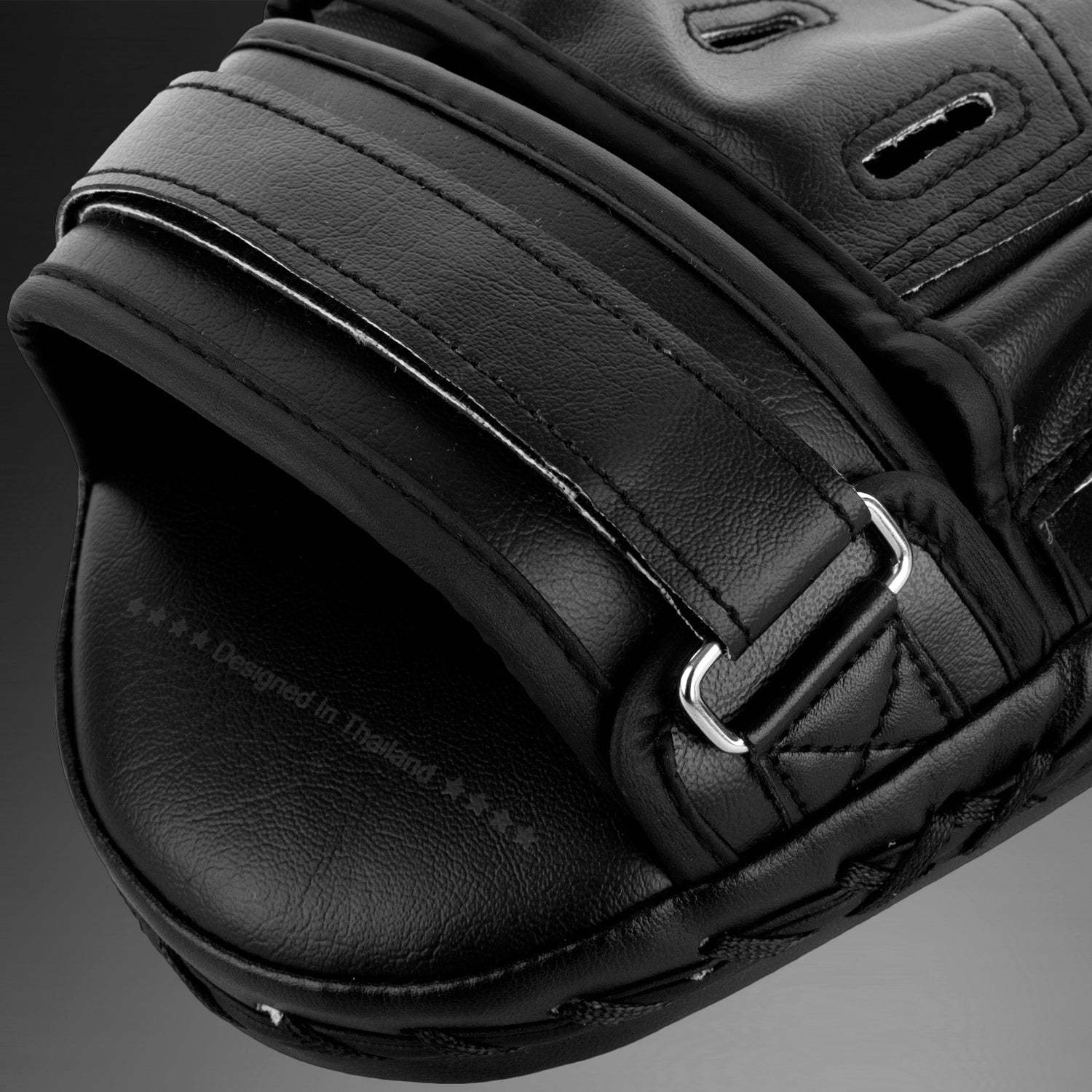 venum-light-handpratzen-schwarz-schwarz-paar image 4