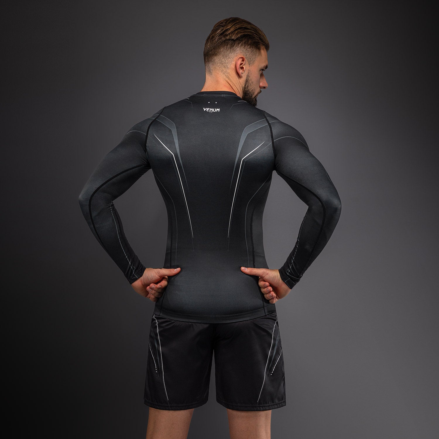 venum-streamline-langarm-rashguard-schwarz-wei image 5