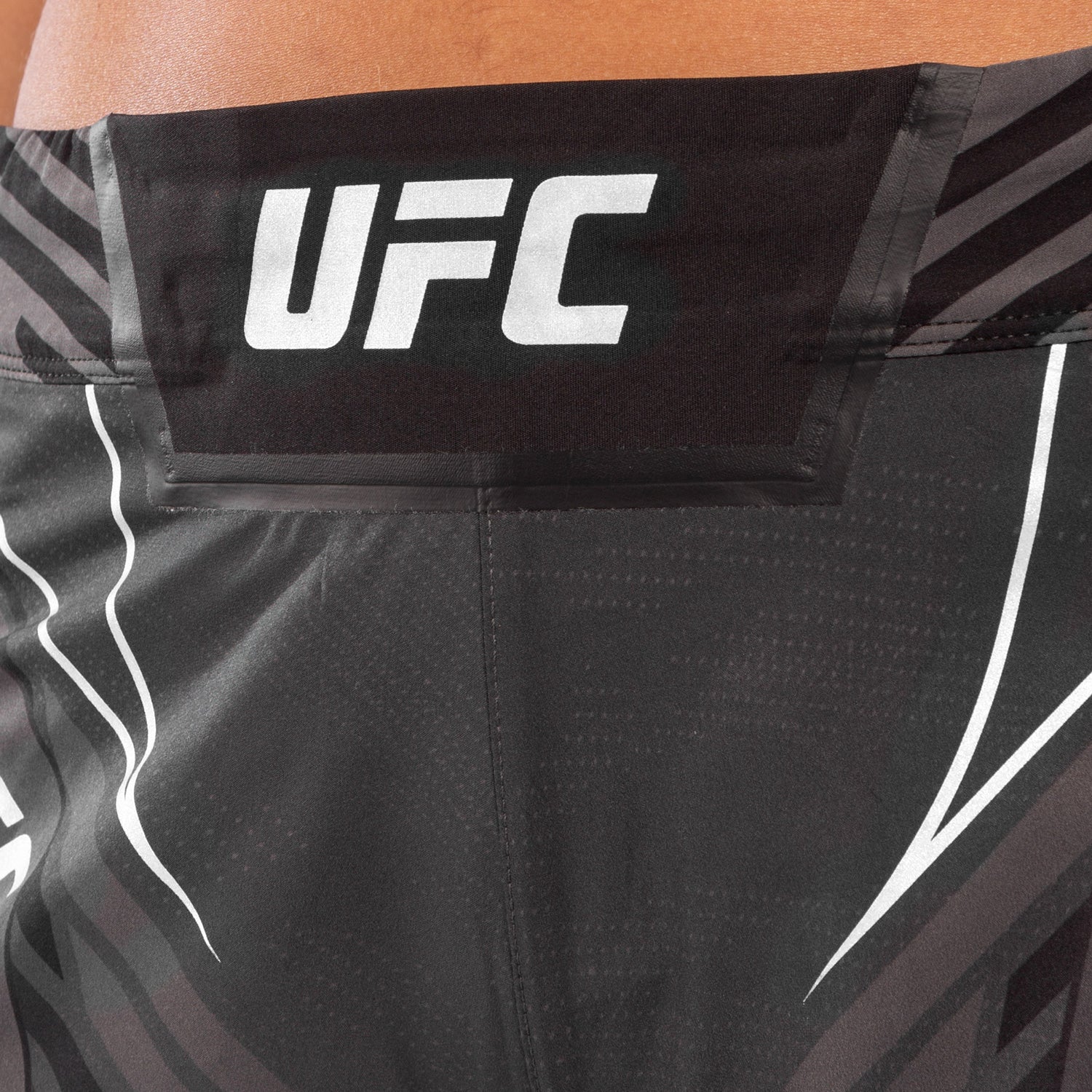 venum-ufc-authentic-fight-night-damen-shorts-schwarz image 3