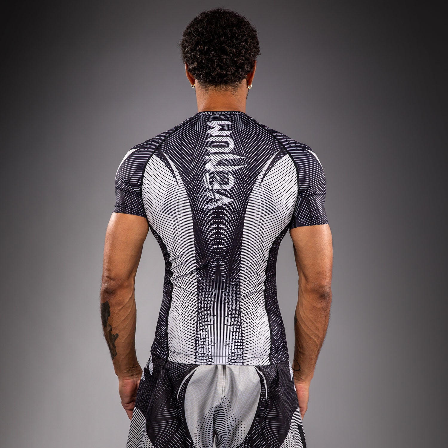 venum-galactic-3-0-kurzarm-rashguard-cremewei-schwarz-herren image 4