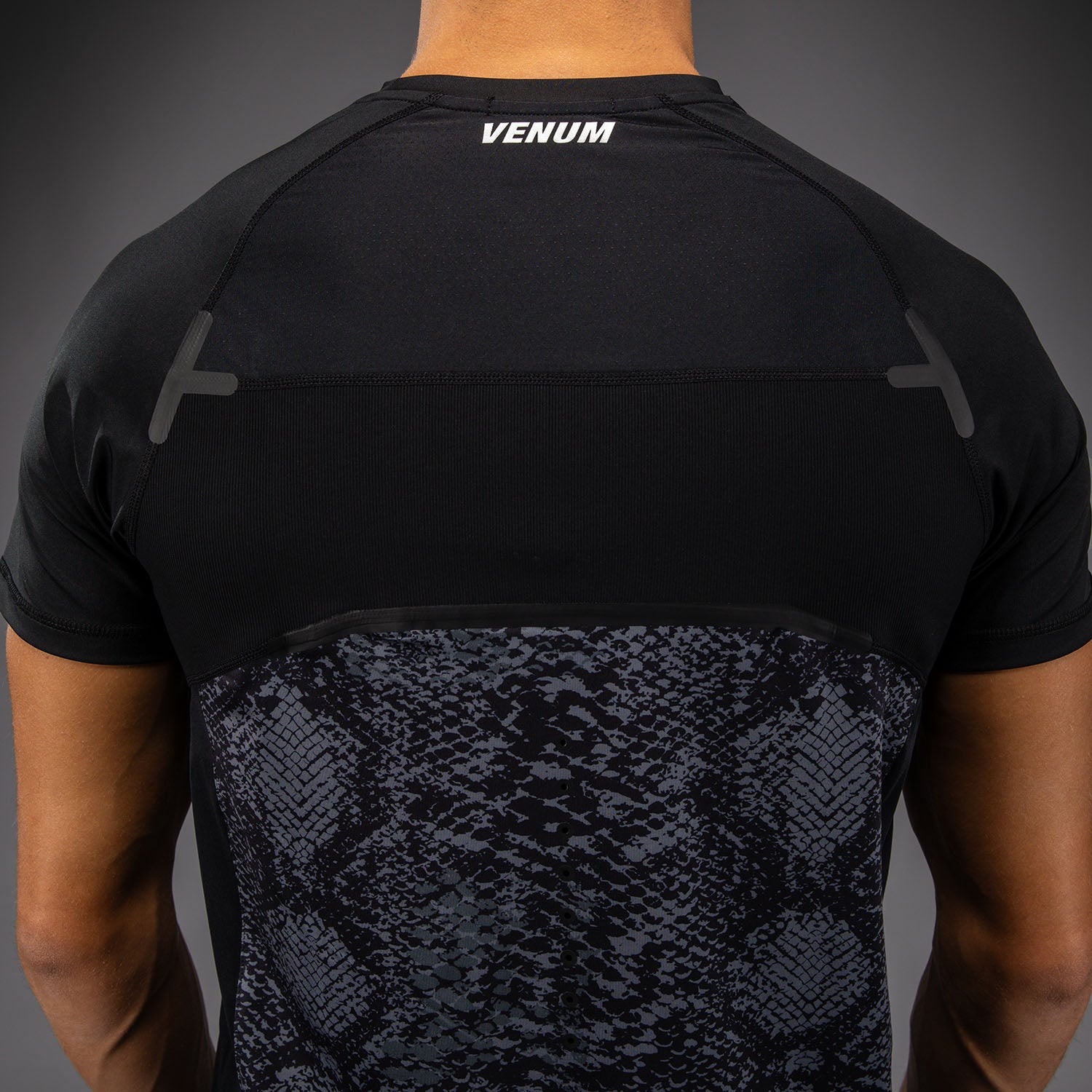 venum-g-fit-scales-dry-tech-t-shirt-herren-schwarz-anthrazitgrau image 6