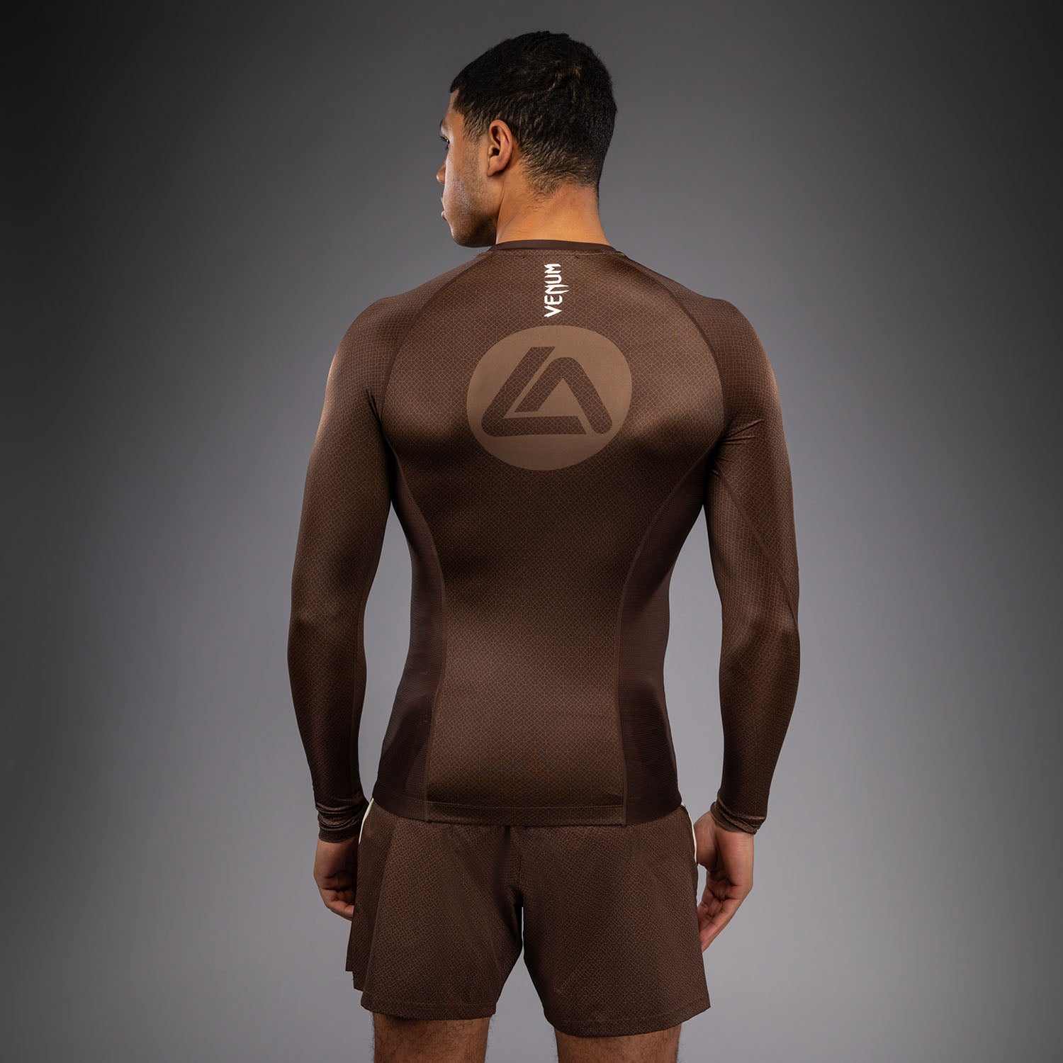 venum-x-roger-gracie-academy-langarm-rashguard-herren-dunkelbraun image 3