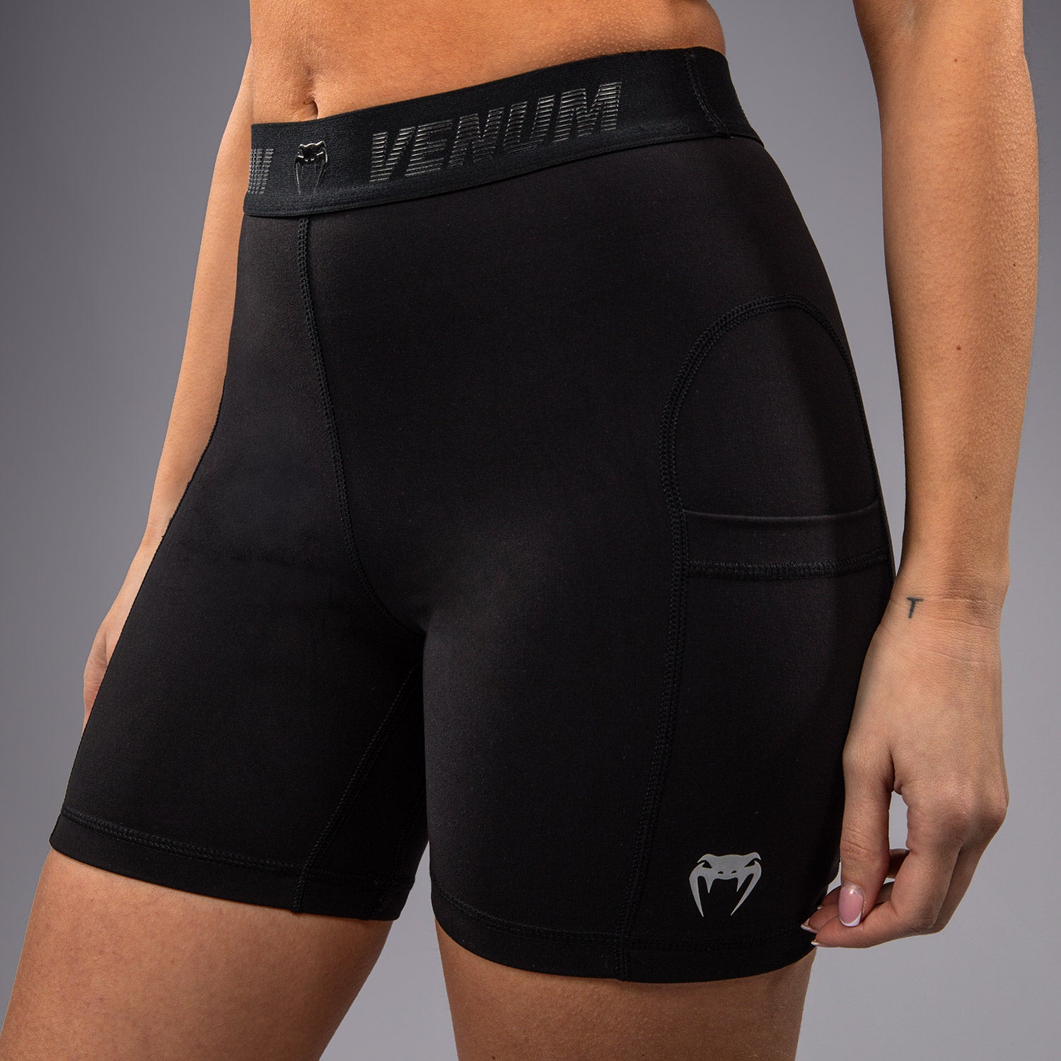 venum-elevate-lange-vale-tudo-shorts-damen-schwarz image 7
