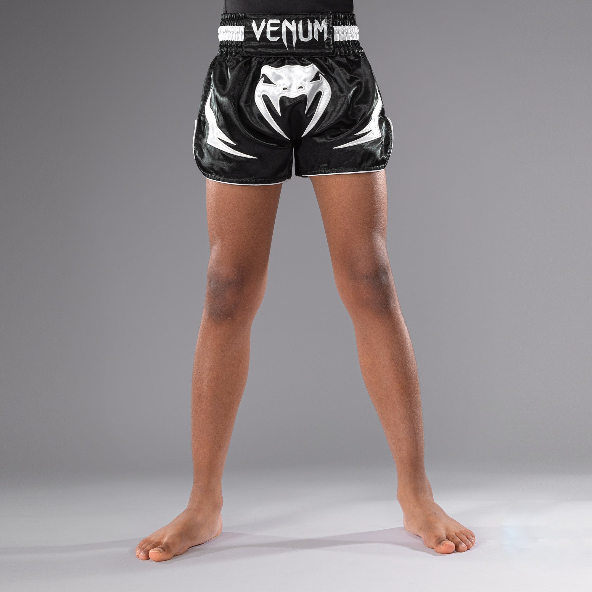 venum-inferno-kinder-muay-thai-shorts-schwarz image 1