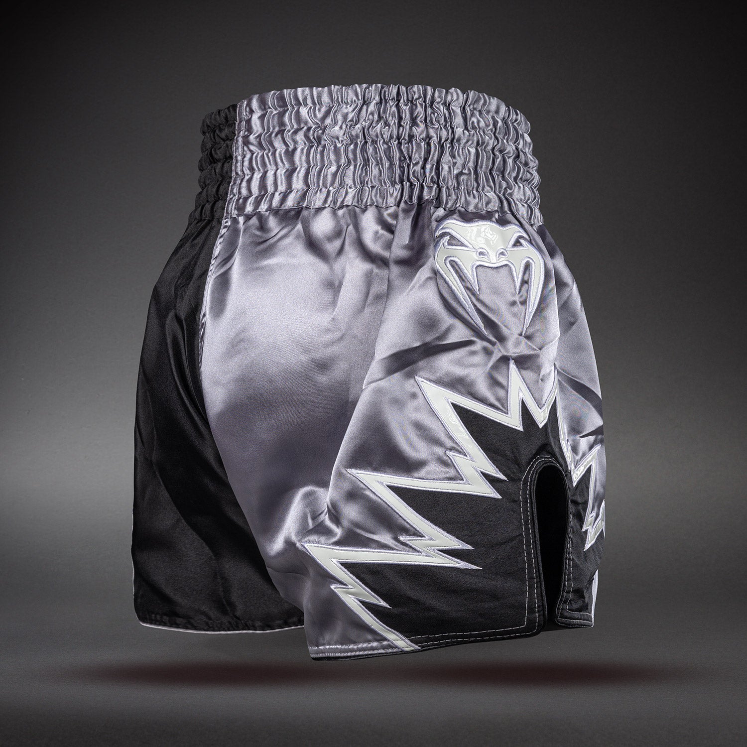 venum-inferno-2-0-muay-thai-shorts-grau-schwarz image 4