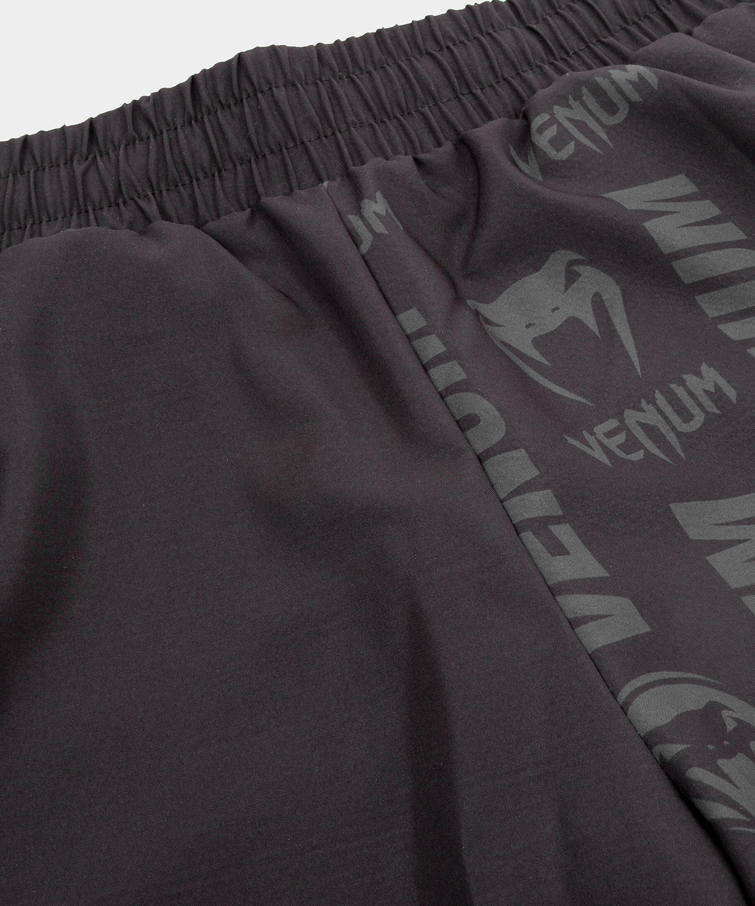 venum-logos-fitness-shorts-herren-schwarz-schwarz image 5