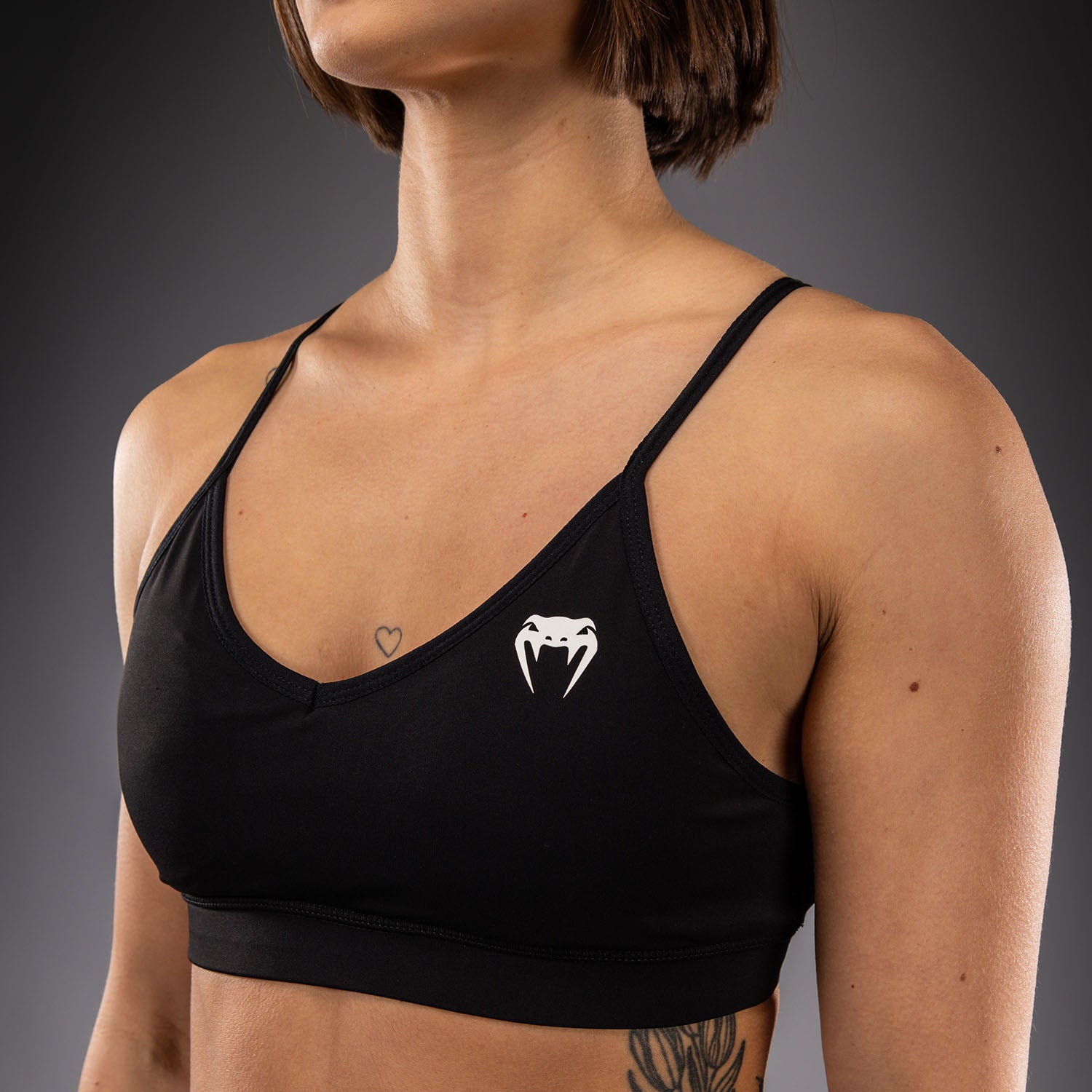 venum-essential-low-impact-sport-bh-schwarz-damen image 5