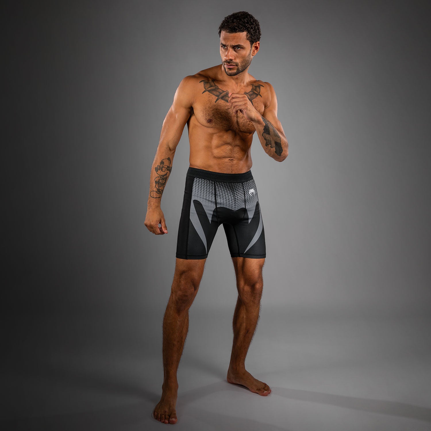 venum-no-gi-vale-tudo-shorts-schwarz-silbergrau-herren-ibjjf-compression-shorts image 2