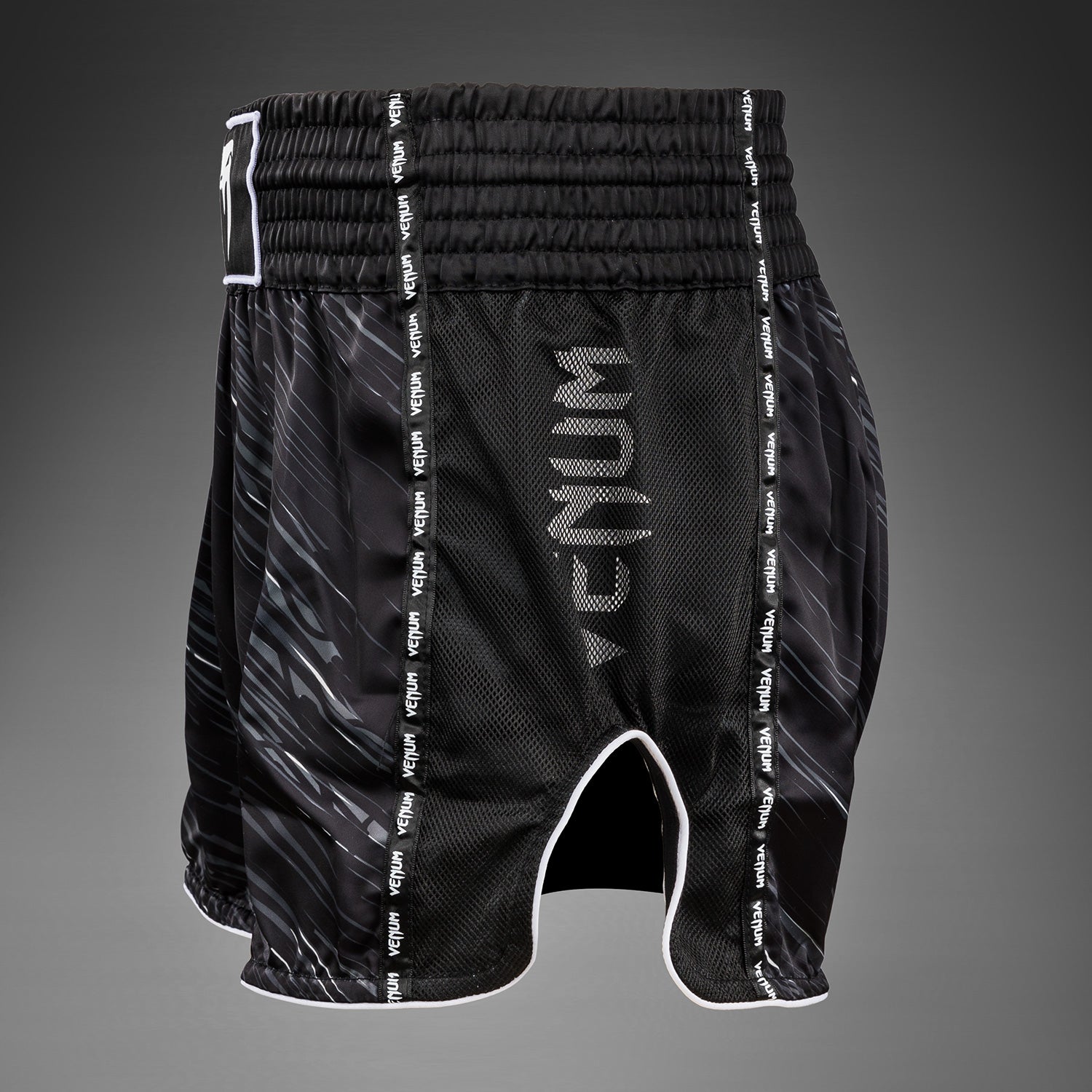 venum-rapid-muay-thai-shorts-schwarz-tarnung image 2