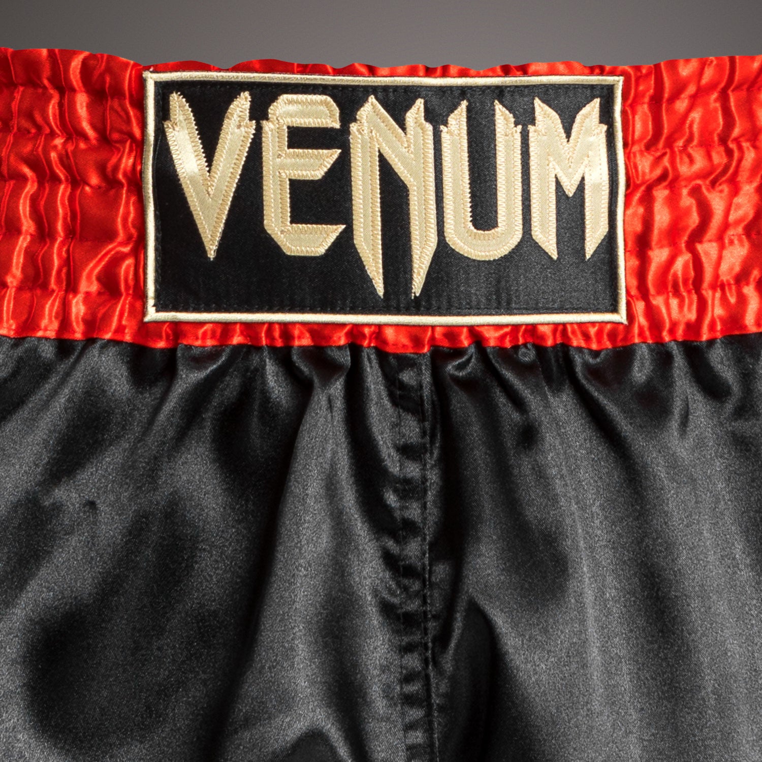 venum-classic-muay-thai-shorts-rot-schwarz-gold image 5