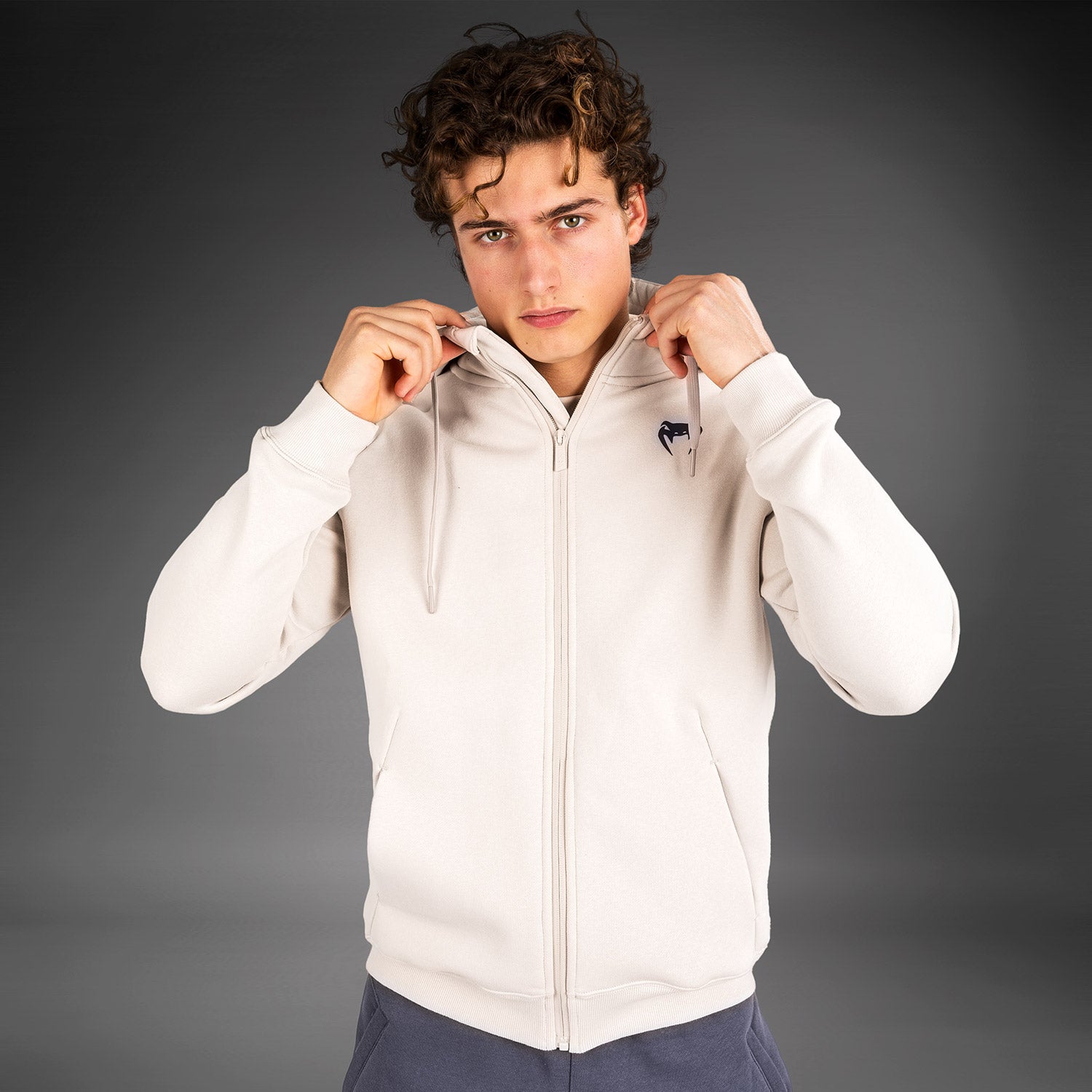 venum-strikeland-full-zip-hoodie-herren-greige image 1