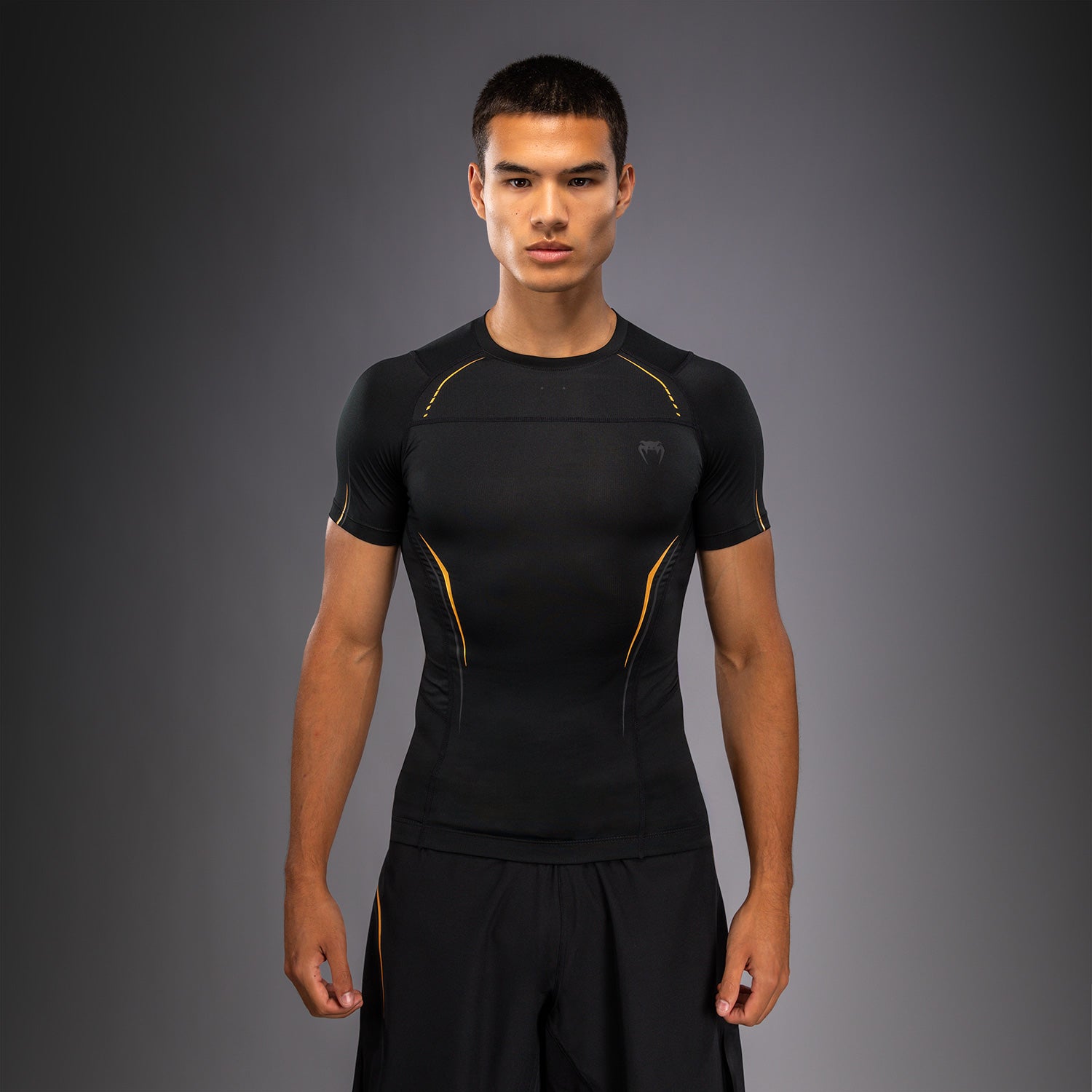 venum-g-core-kurzarm-rashguard-herren-schwarz-gold image 1