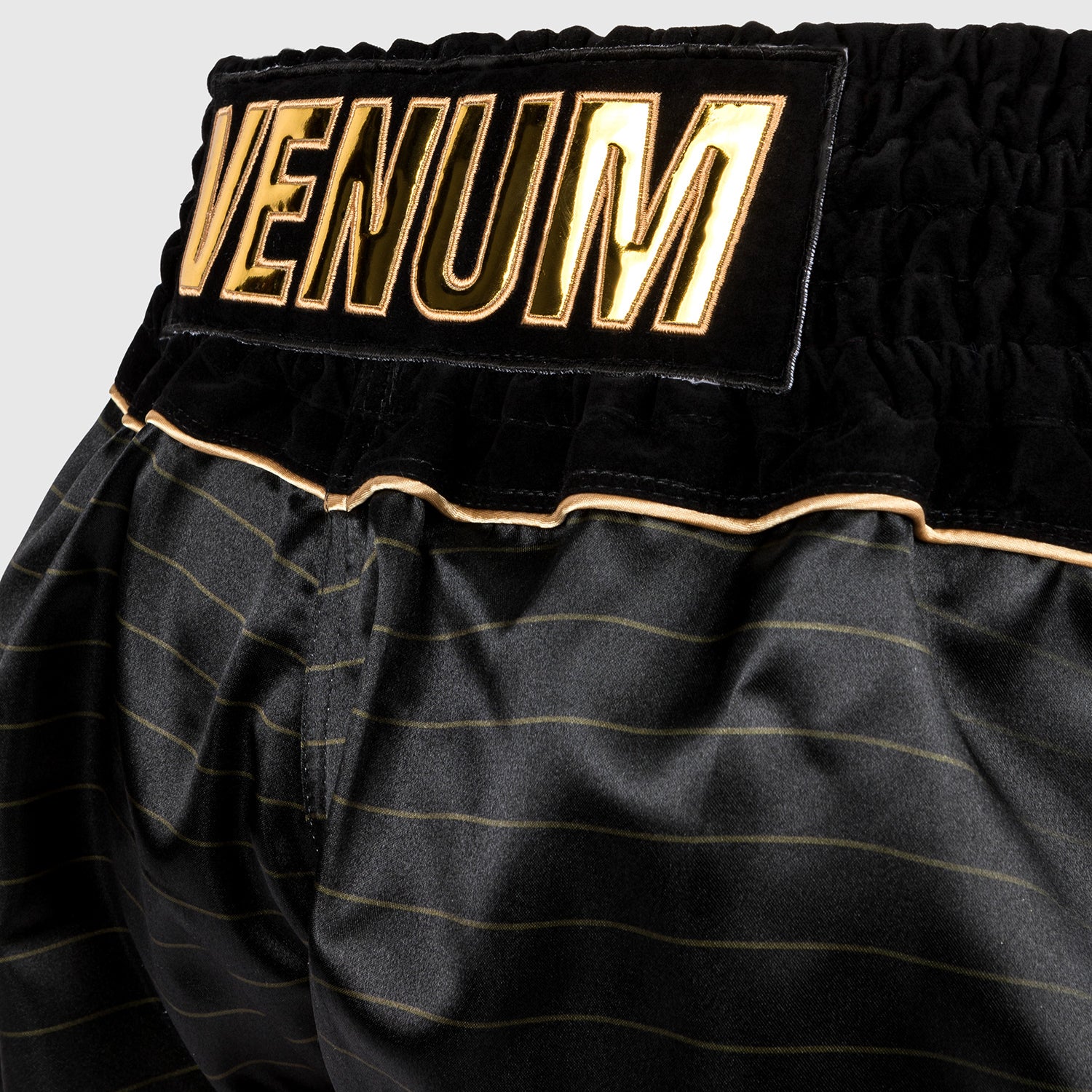 venum-attack-muay-thai-shorts-schwarz-gold image 4
