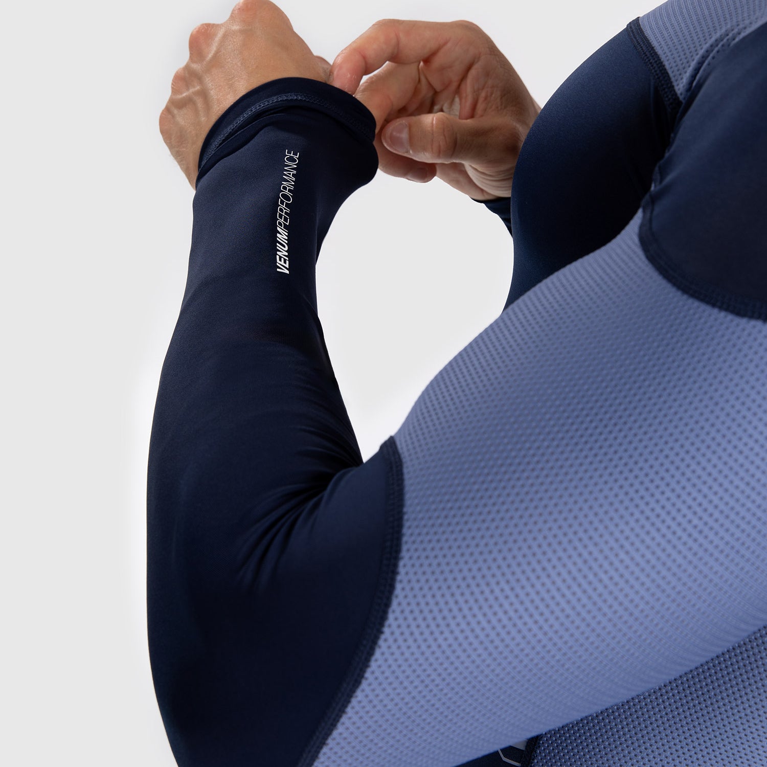 venum-tempest-langarm-rashguard-herren-marineblau-blau image 4