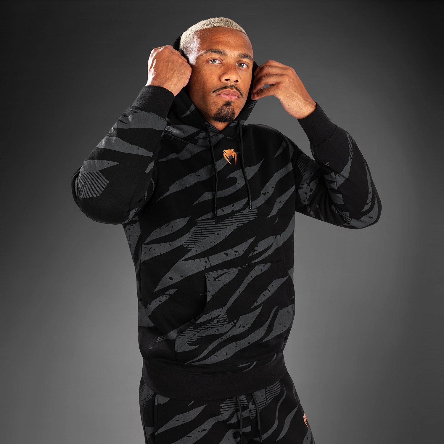 venum-ufc-adrenaline-by-venum-fight-week-herren-pullover-hoodie-urban-camo image 2