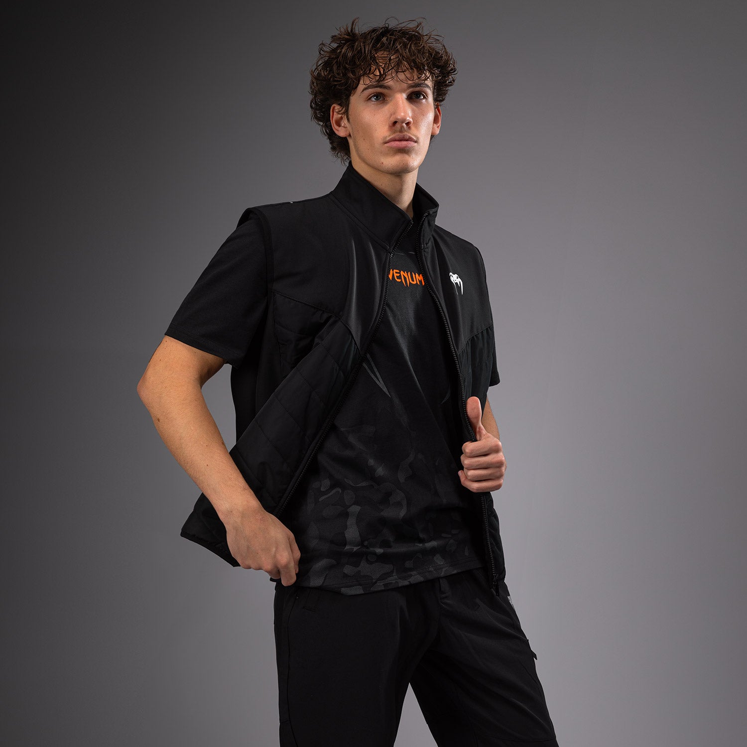 venum-paddock-softshell-weste-kurzarm-schwarz image 2