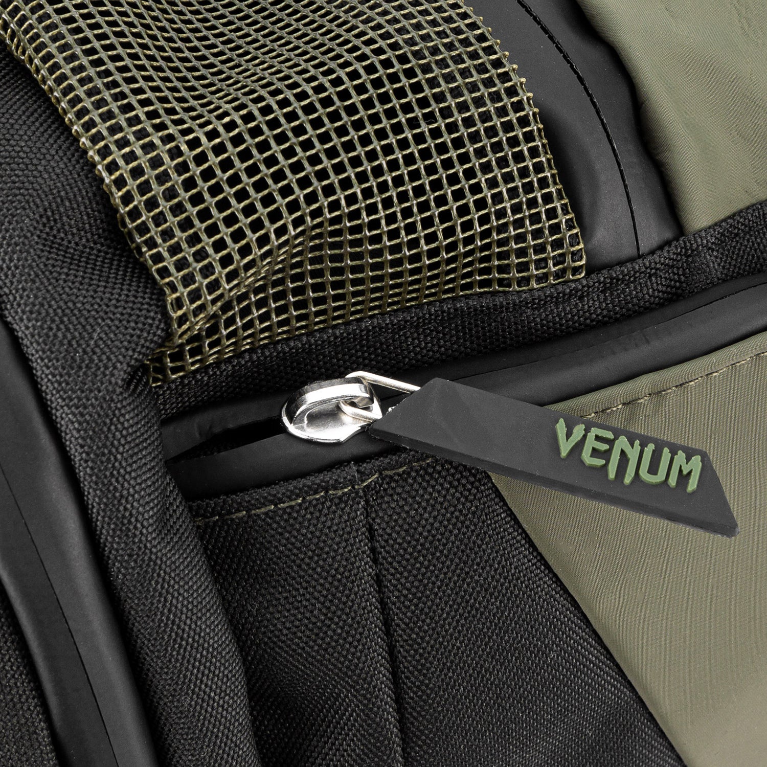 venum-trainer-lite-evo-sporttasche-48l-khaki-schwarz image 6
