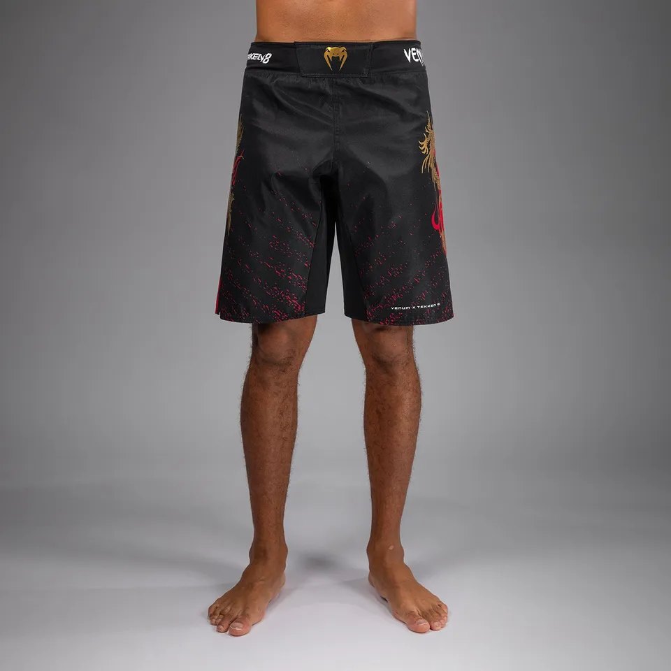 venum-x-tekken-8-marshall-law-fight-shorts-schwarz-rot-gold image 1