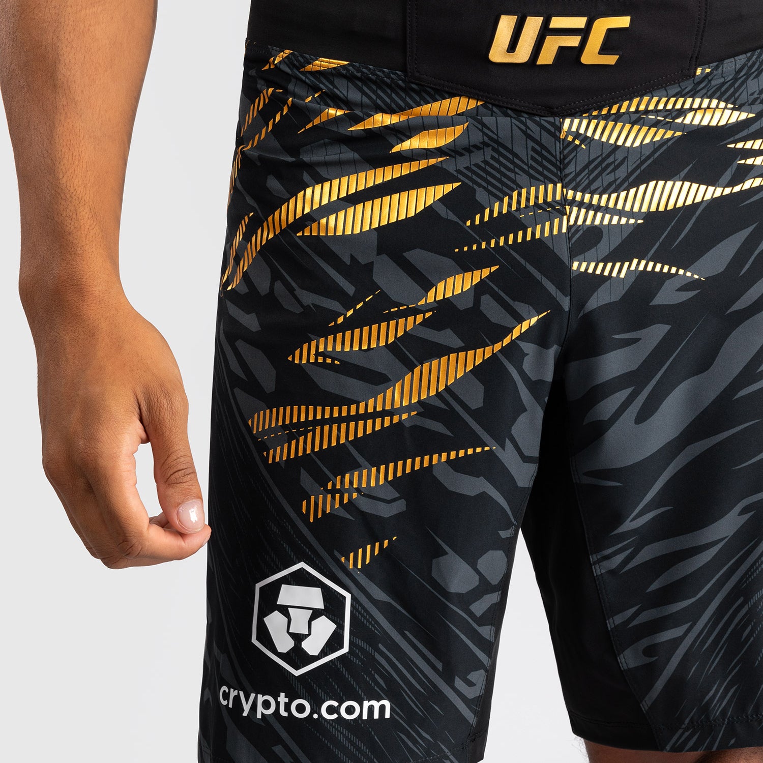 venum-ufc-fusion-authentic-fight-night-fight-short-herren-long-fit-champion-gold image 5