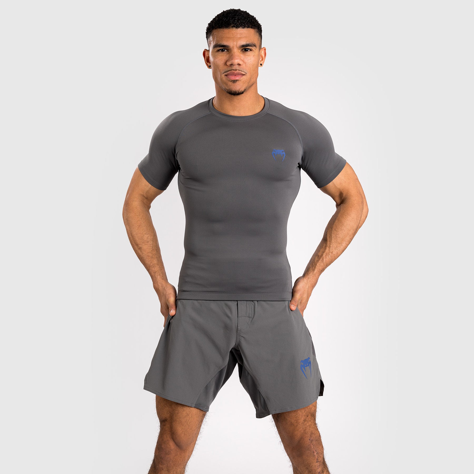 venum-contender-herren-kurzarm-rashguard-grau image 2