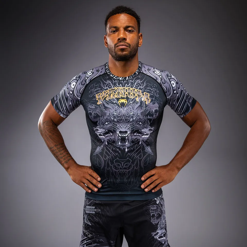 venum-wolf-atak-kurzarm-rashguard-herren-schwarz-grau image 1