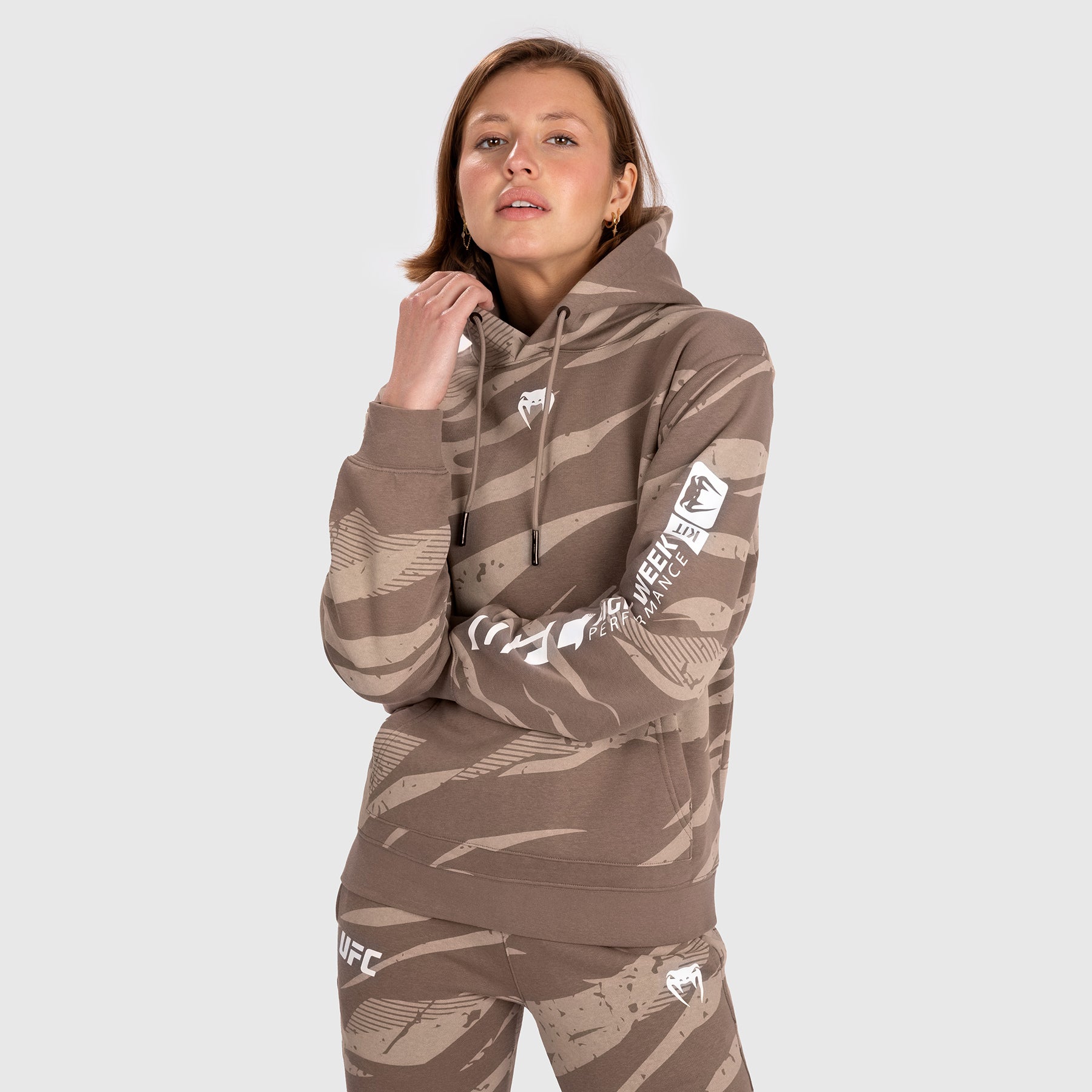ufc-adrenaline-by-venum-fight-week-pullover-hoodie-damen-desert-camo image 1