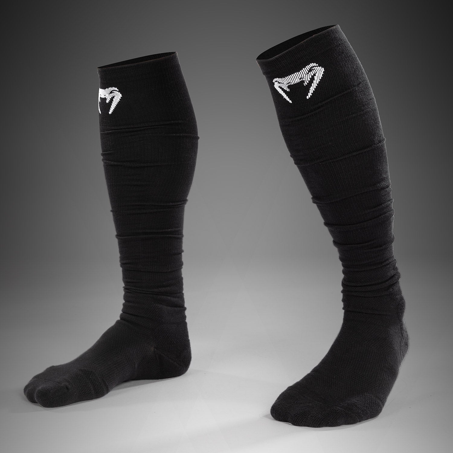 venum-elite-performance-lange-socken-schwarz-wei image 1